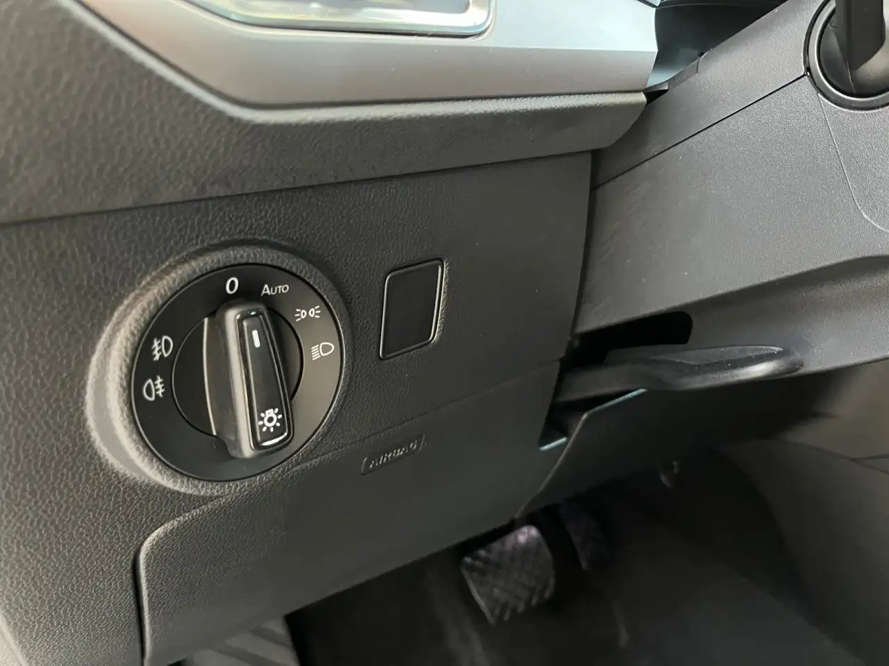 SEAT Ateca Xperience 1.5 TSI DSG Tempomat+Navigation 26