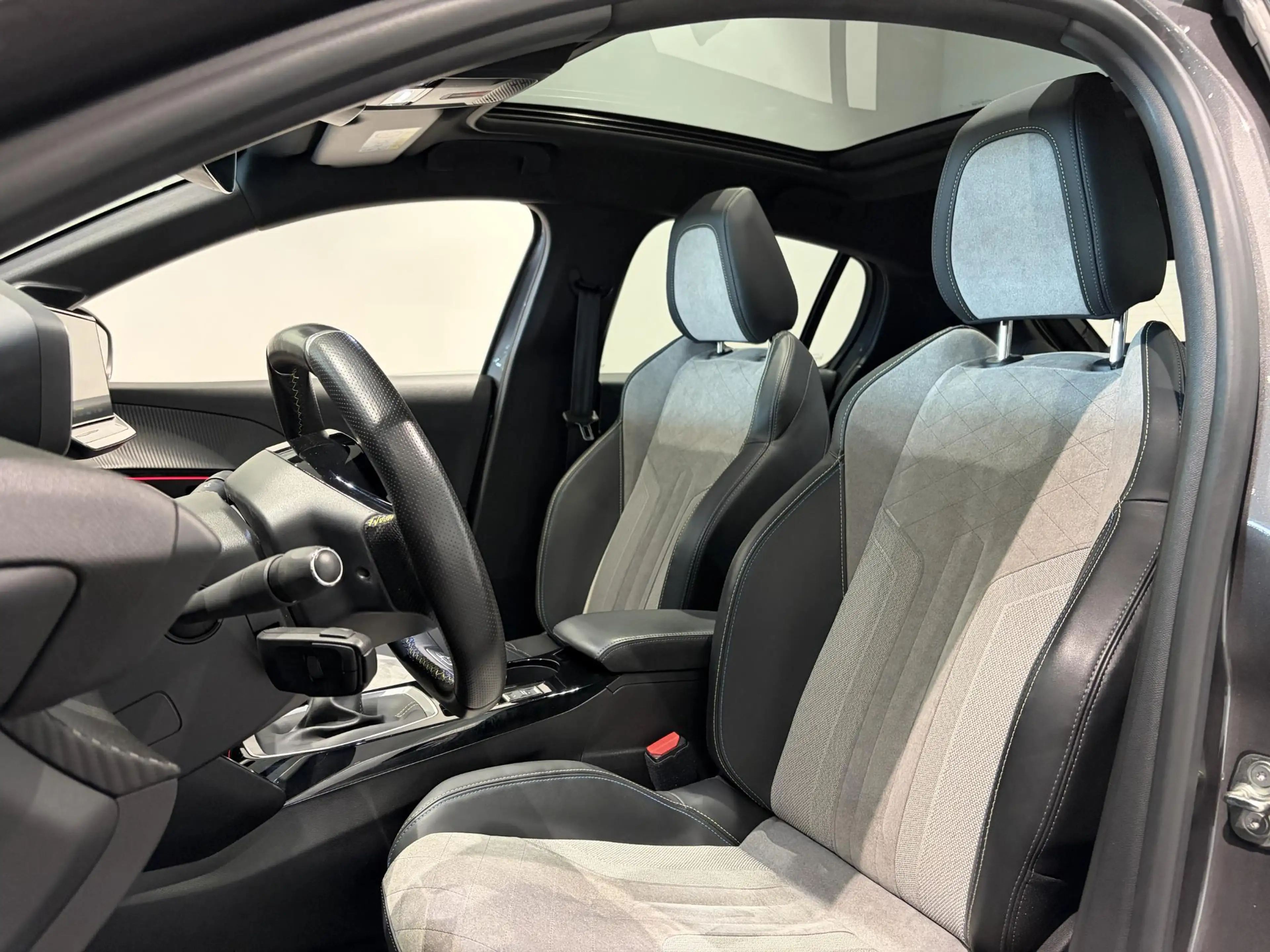 Peugeot 208 1.2 PureTech GT Pack | Panoramadak | Alcantara | C — photo 7