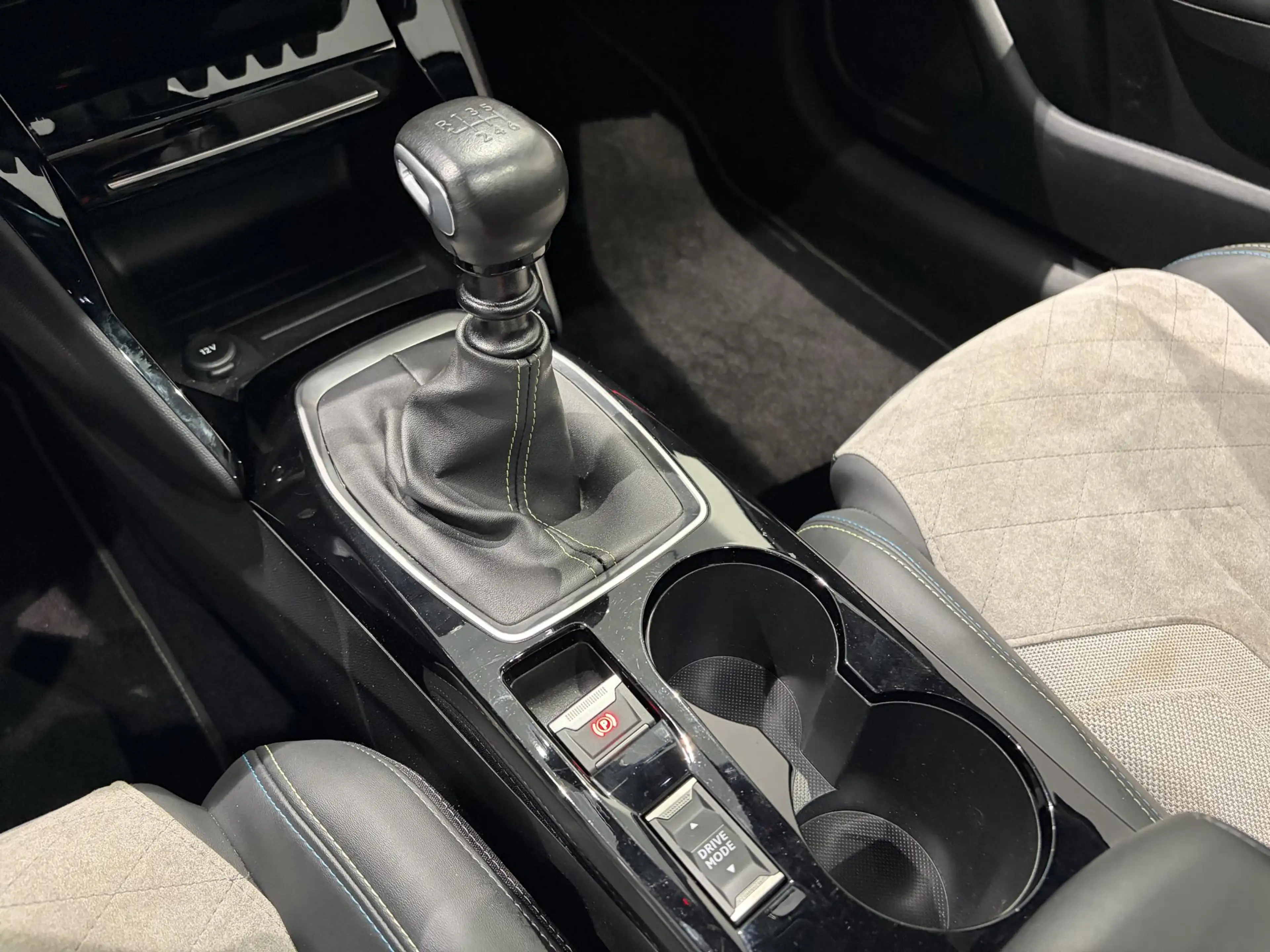 Peugeot 208 1.2 PureTech GT Pack | Panoramadak | Alcantara | C — photo 14