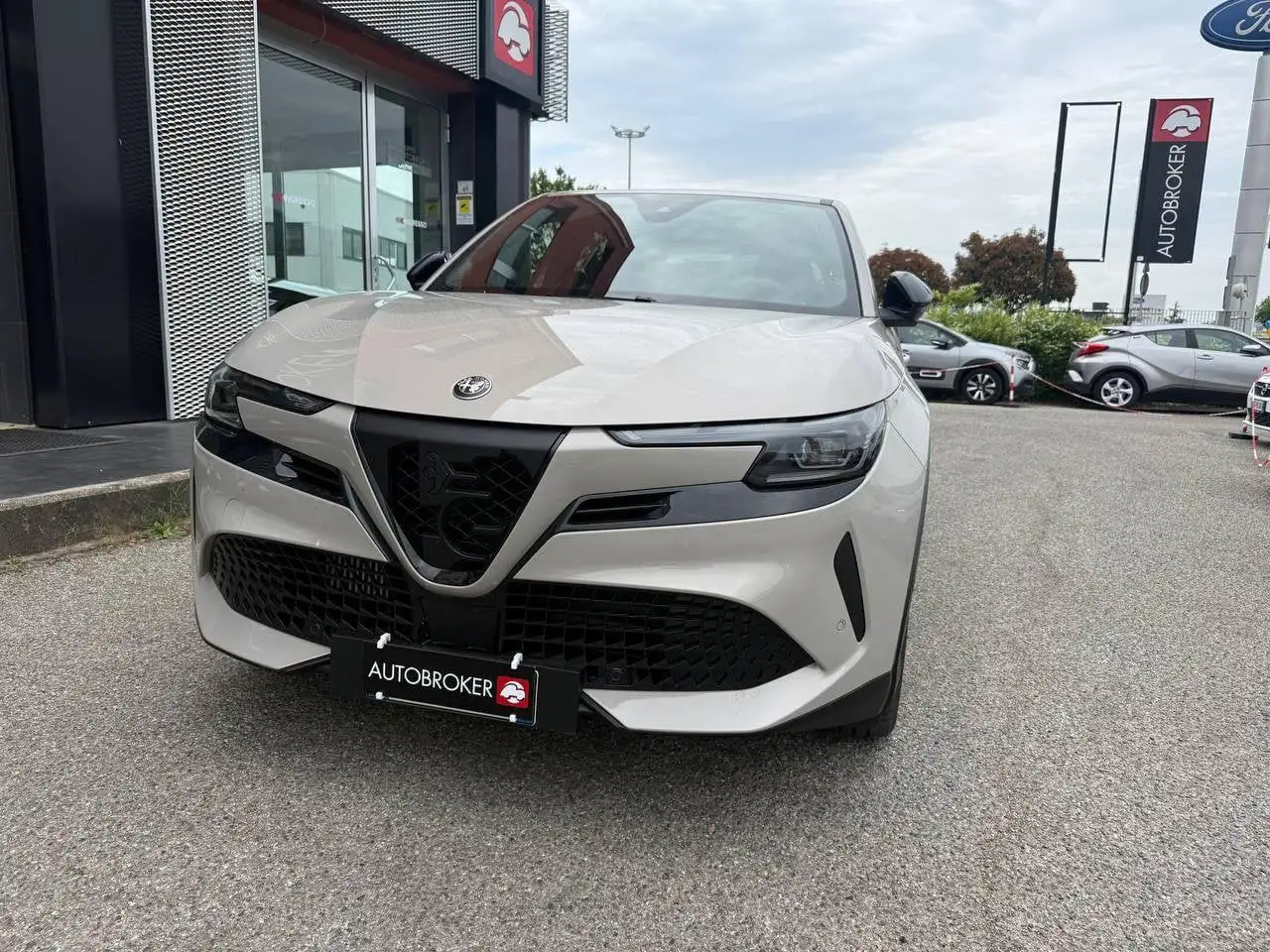 Alfa Romeo Junior 2025
