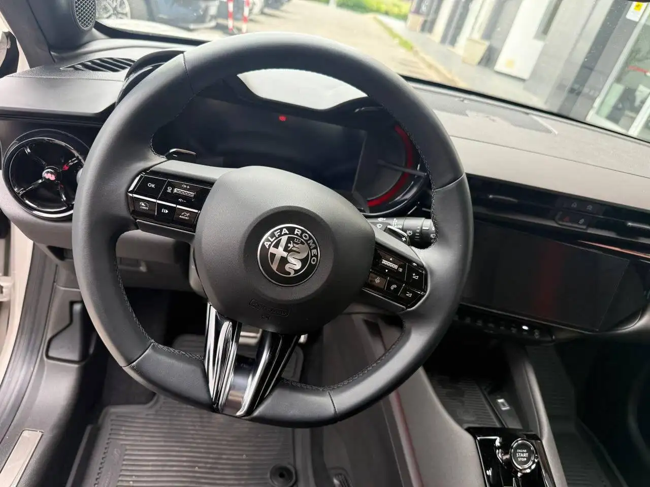 Alfa Romeo Junior 2025 — фото 9