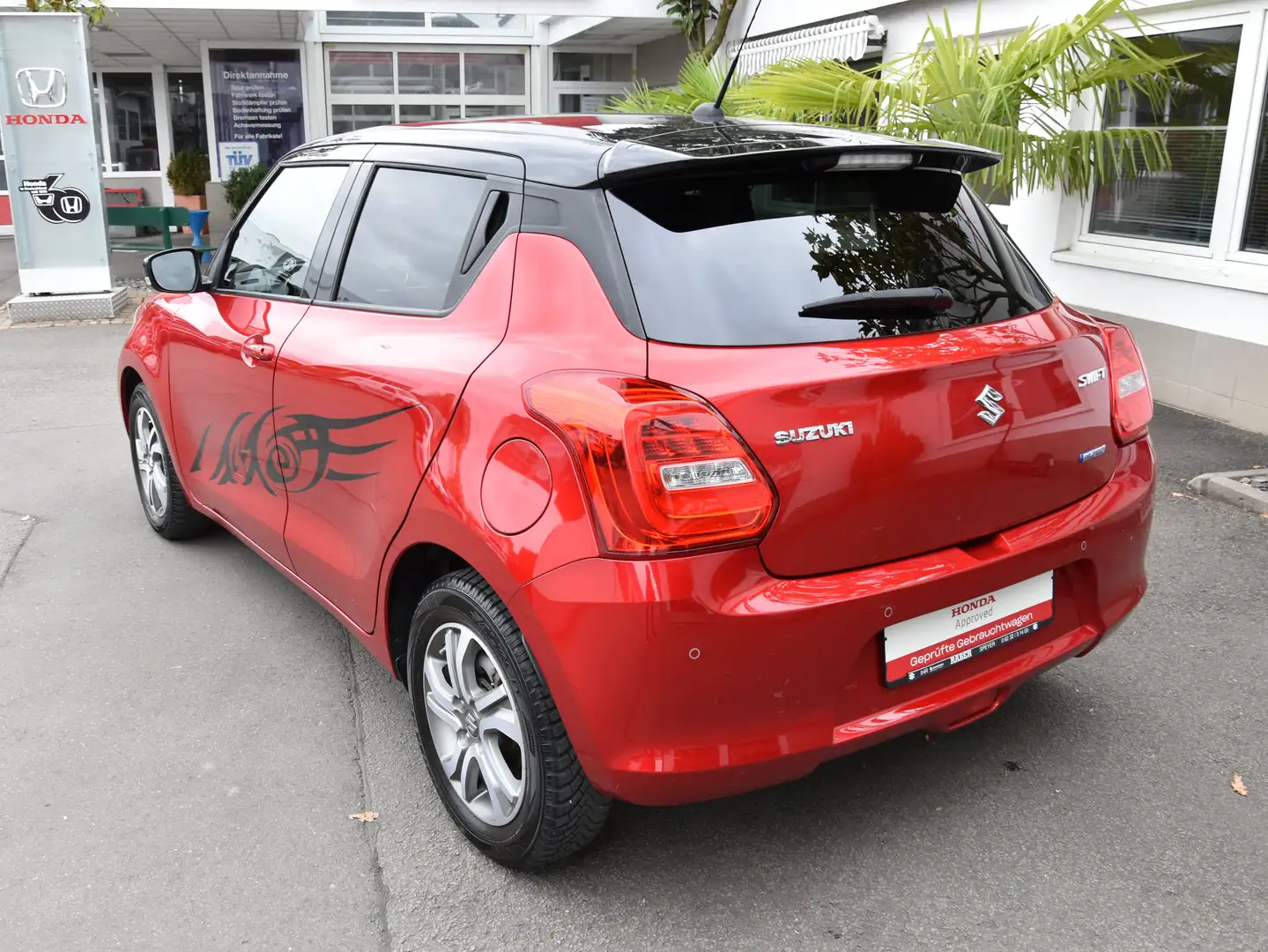 Suzuki Swift Comfort+*Klimaauto.*1.Hand*SHZ*Navi Rojo - 2