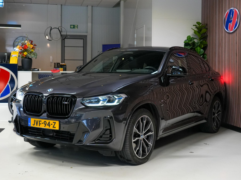 BMW X4 M40d — photo 3