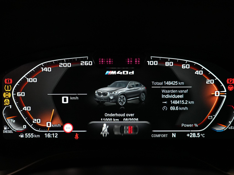 BMW X4 M40d — photo 14
