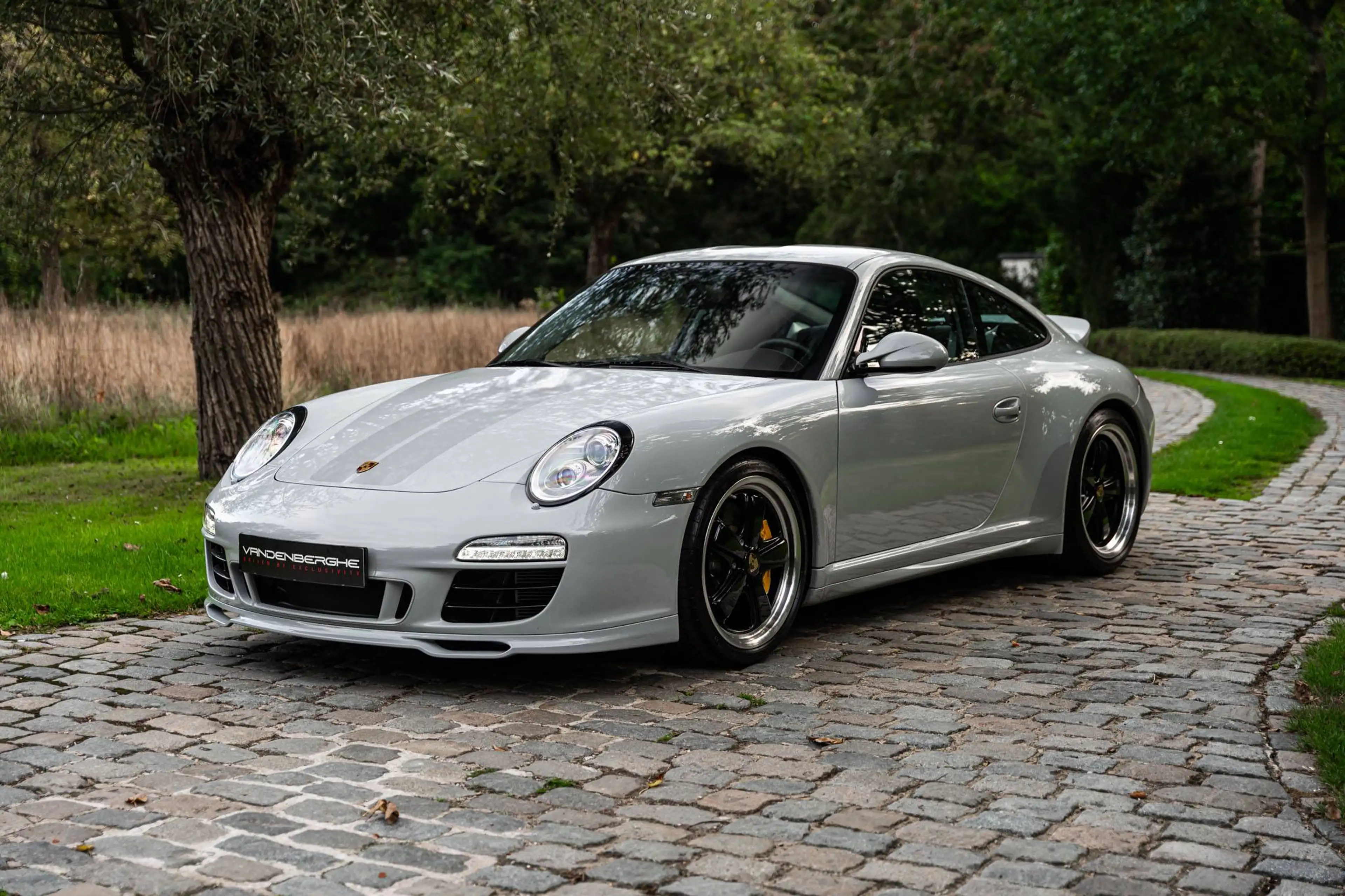 Porsche 997 SPORT CLASSIC / 1 OF 250 / COLLECTOR ITEM / ONLY 7100 KM / SPORT S — photo 2