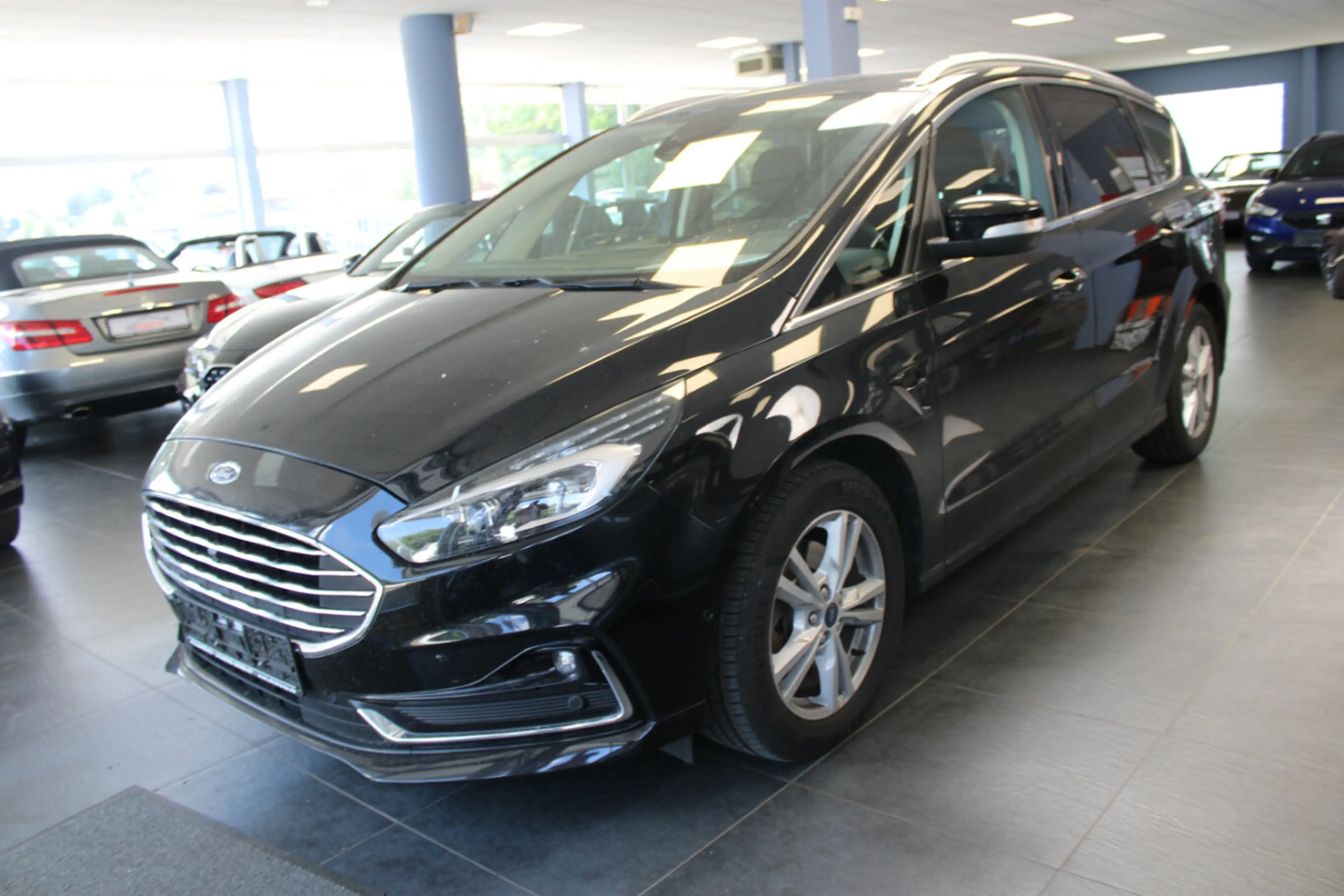 Ford S-Max 2.0 EcoBlue Aut. TITANUM — photo 3
