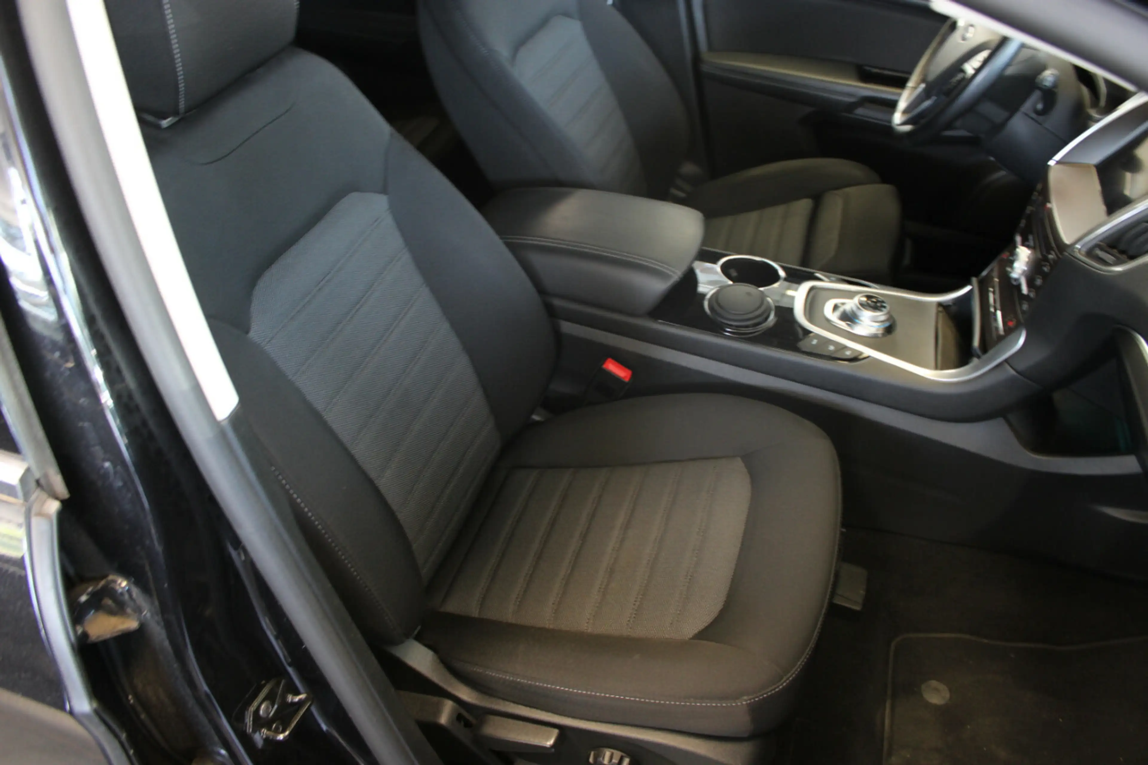 Ford S-Max 2.0 EcoBlue Aut. TITANUM — photo 11