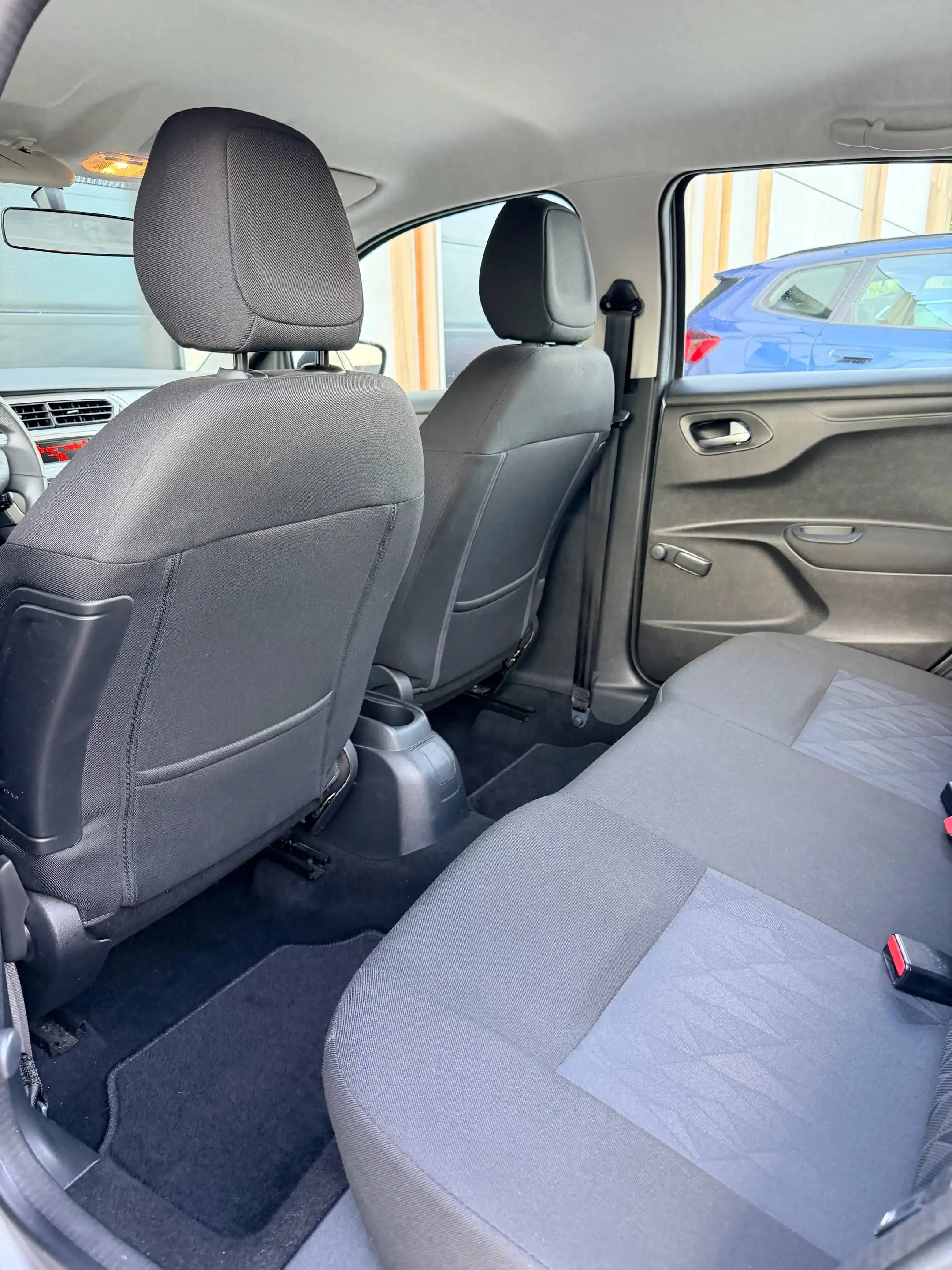 Citroen C-Elysée 1.6 VTi Feel Benzine // 2018 — photo 10