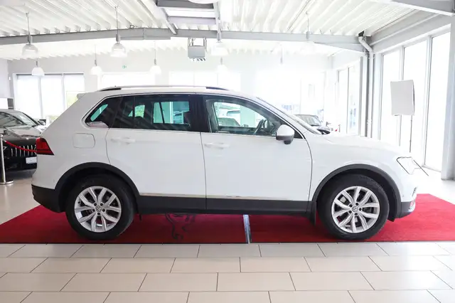 Volkswagen Tiguan view 8