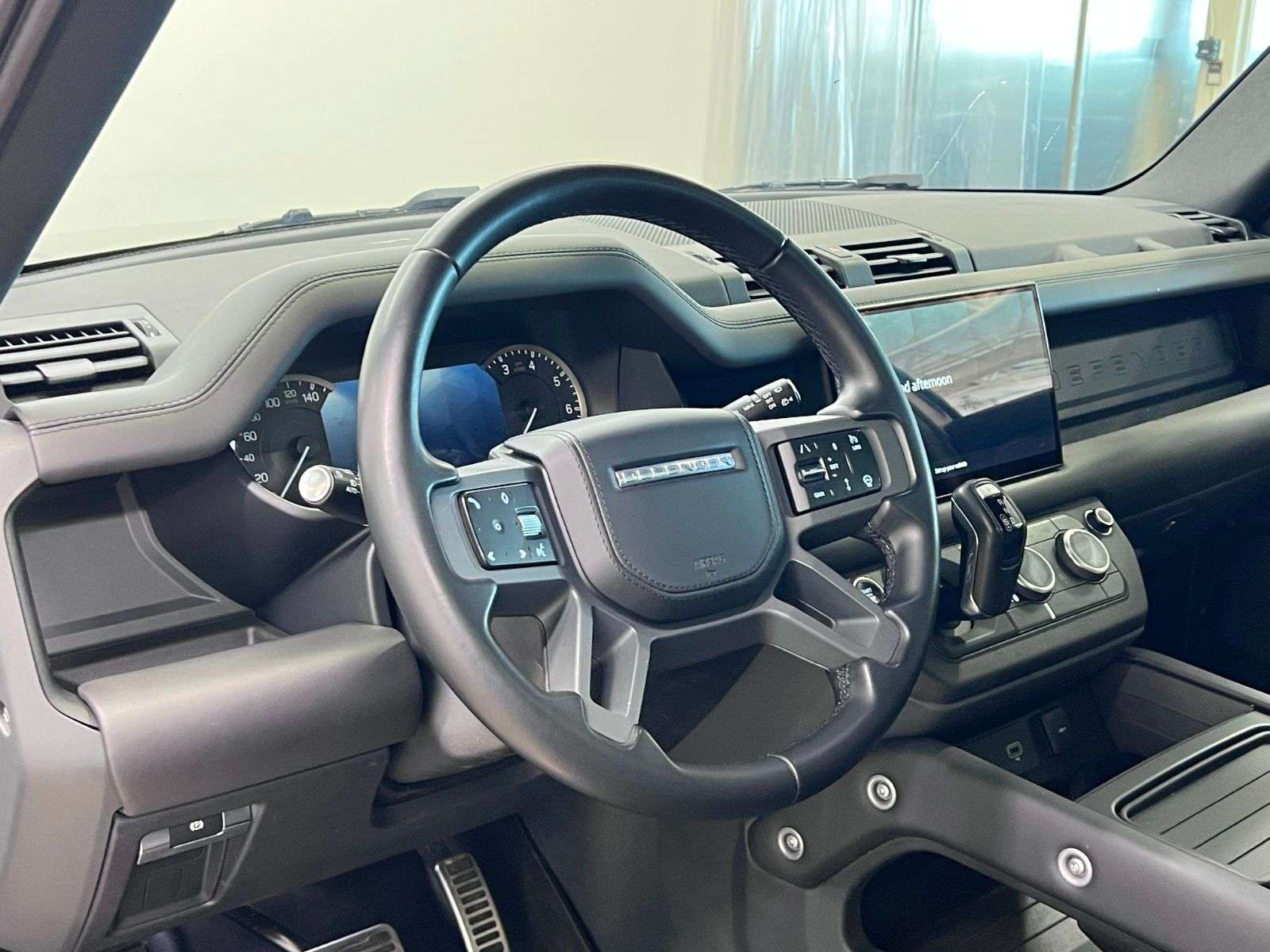 2023 Land Rover Defender 110 X-DYNAMIC SE AWD thumb 14
