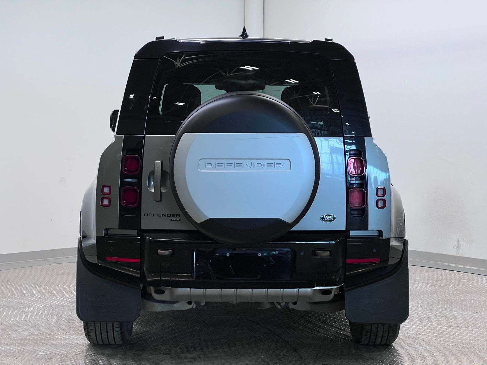 2023 Land Rover Defender 110 X-DYNAMIC SE AWD thumb 10