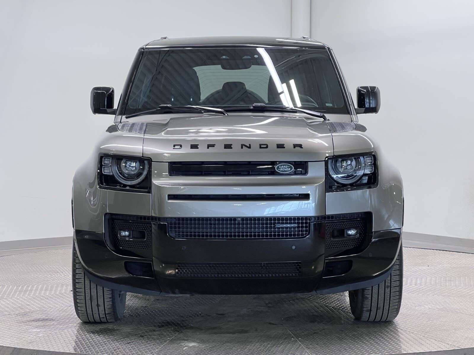 2023 Land Rover Defender 110 X-DYNAMIC SE AWD alt 5