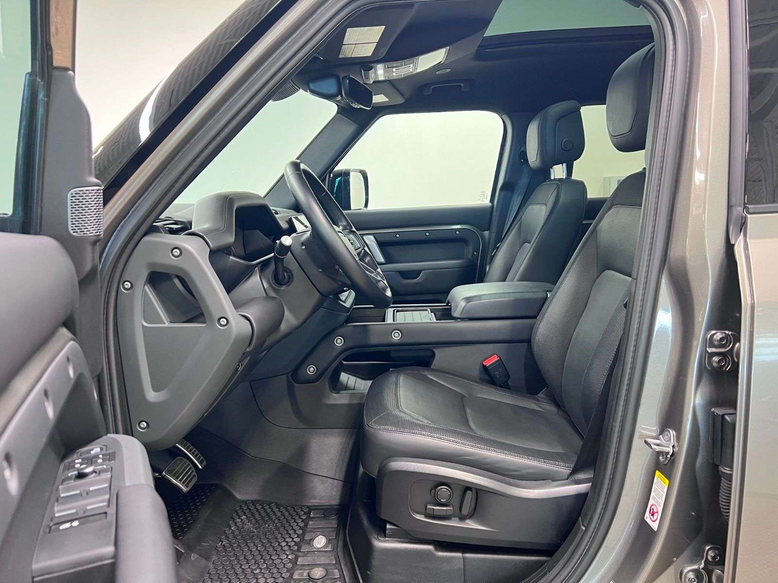 2023 Land Rover Defender 110 X-DYNAMIC SE AWD thumb 31