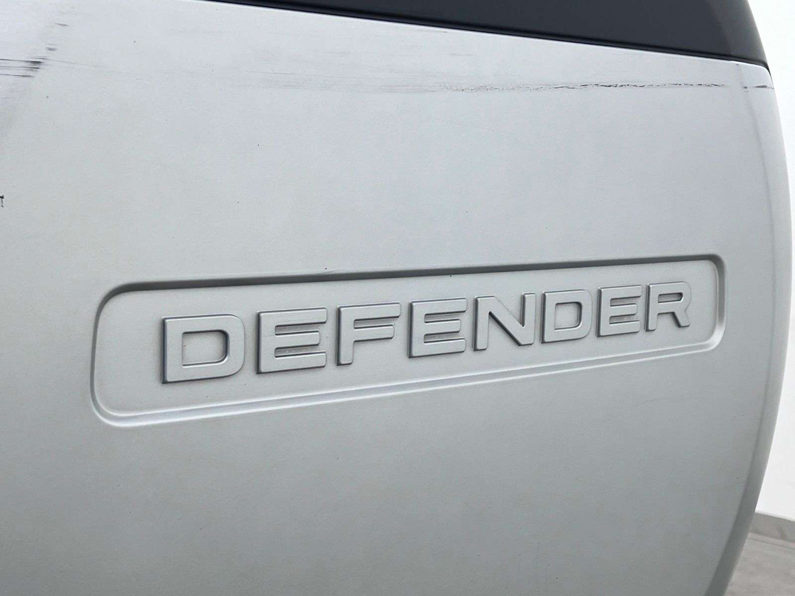 2023 Land Rover Defender 110 X-DYNAMIC SE AWD thumb 13