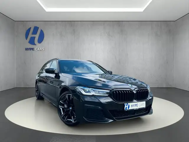 BMW 5 Series view 3