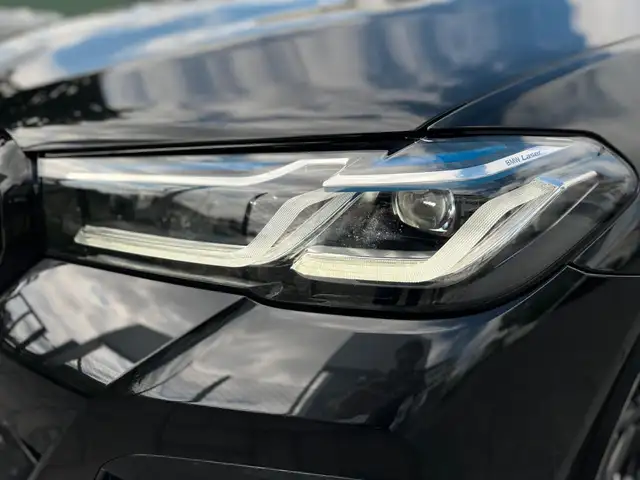 BMW 5 Series view 9