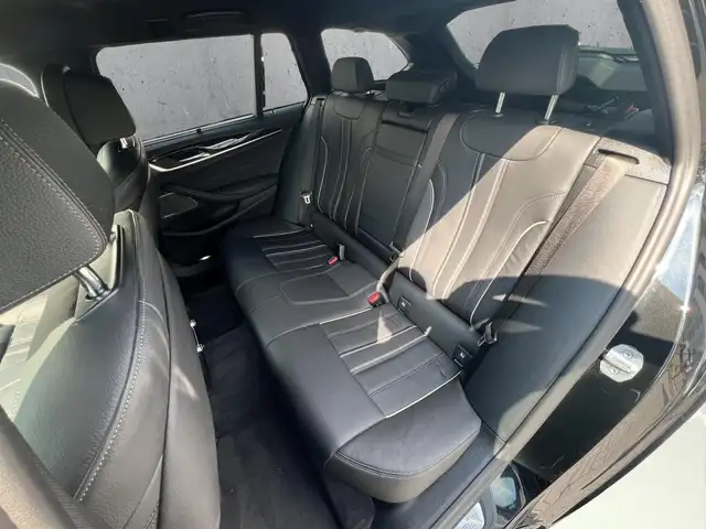 BMW 5 Series view 12