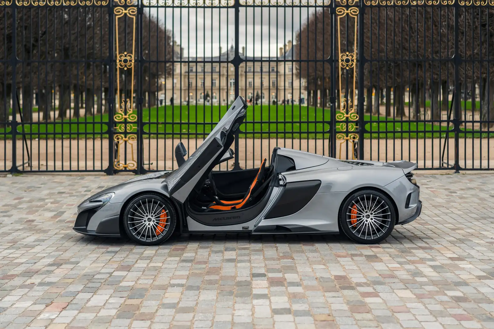 McLaren 675LT Spider V8 3.8 675 ch - Titanium Silver, 9 600 km Silber - 2