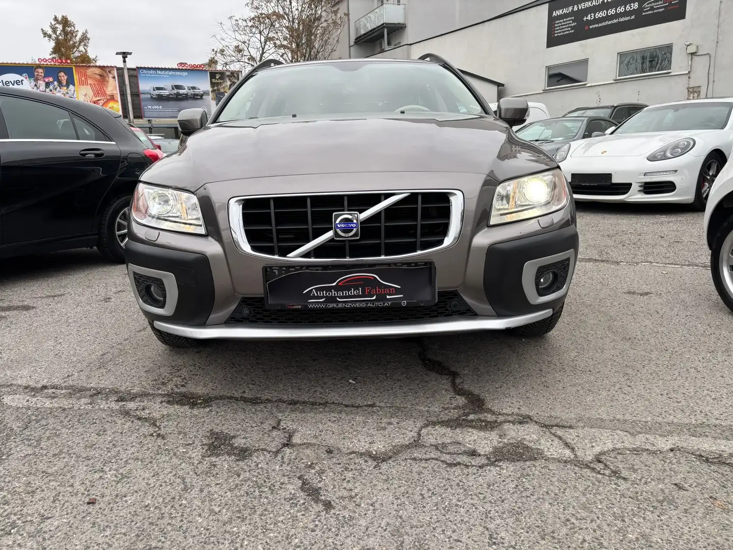 Volvo XC70 2,4 Diesel     185 PS AUTOMATIK Beige - 2