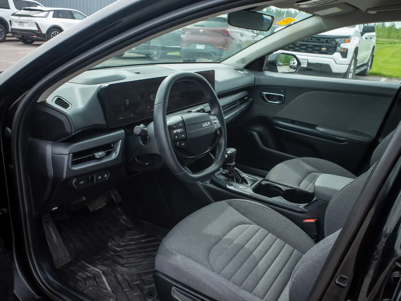 Kia K4 снимка Kia K4