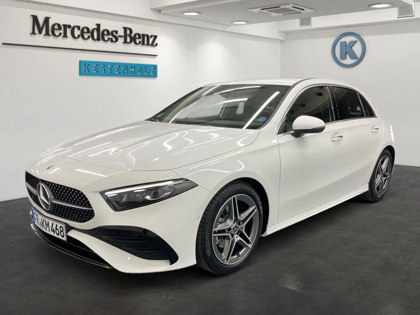 Mercedes-Benz A 200 AMG+KEYLESS+PARKTRONIC+DISTRONIC+MULTIBEAM Weiß - 2
