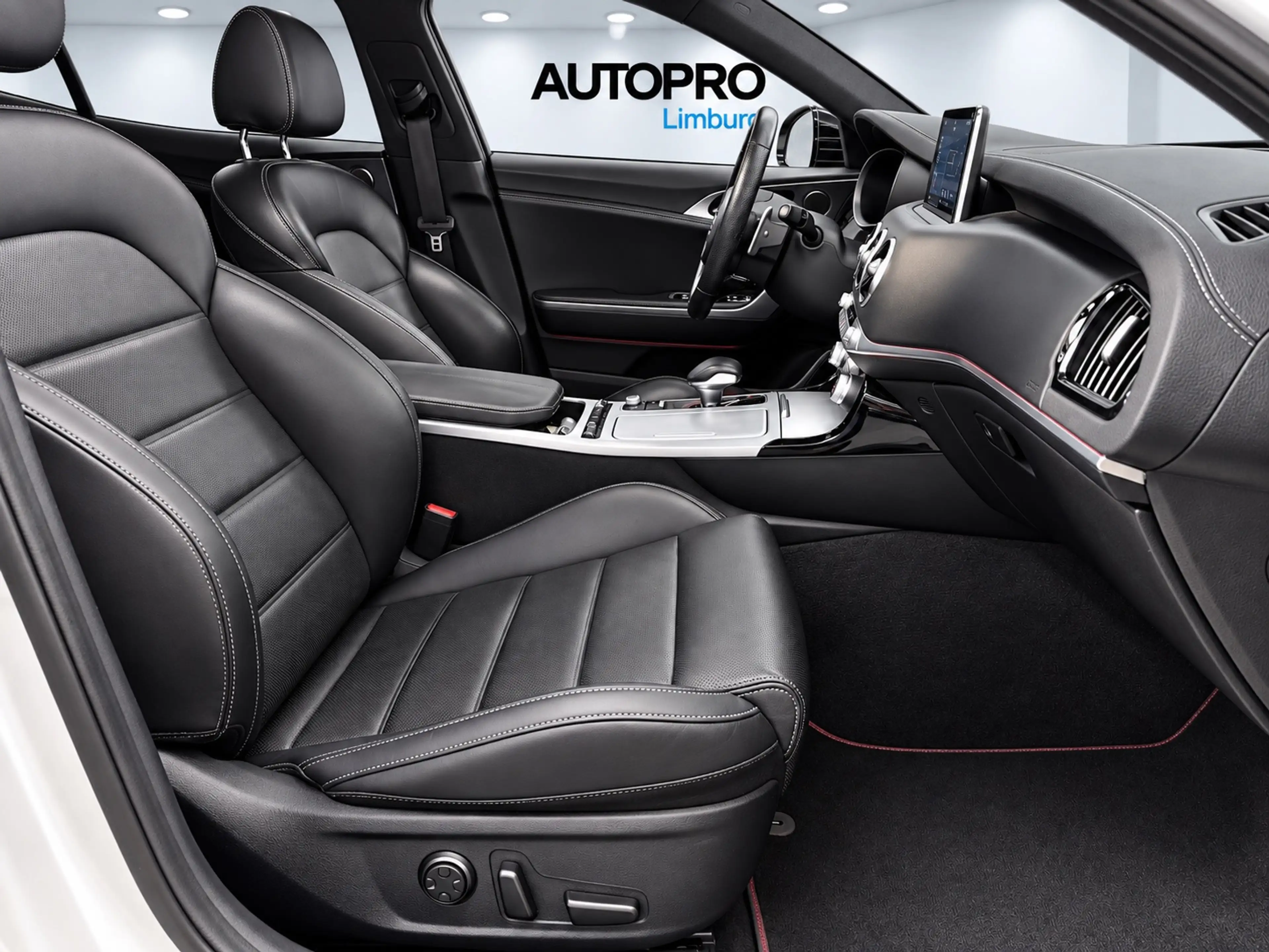 Kia Stinger 3.3 V6 T-GDI AWD GT | 370pk| Keyless| Pano — photo 12