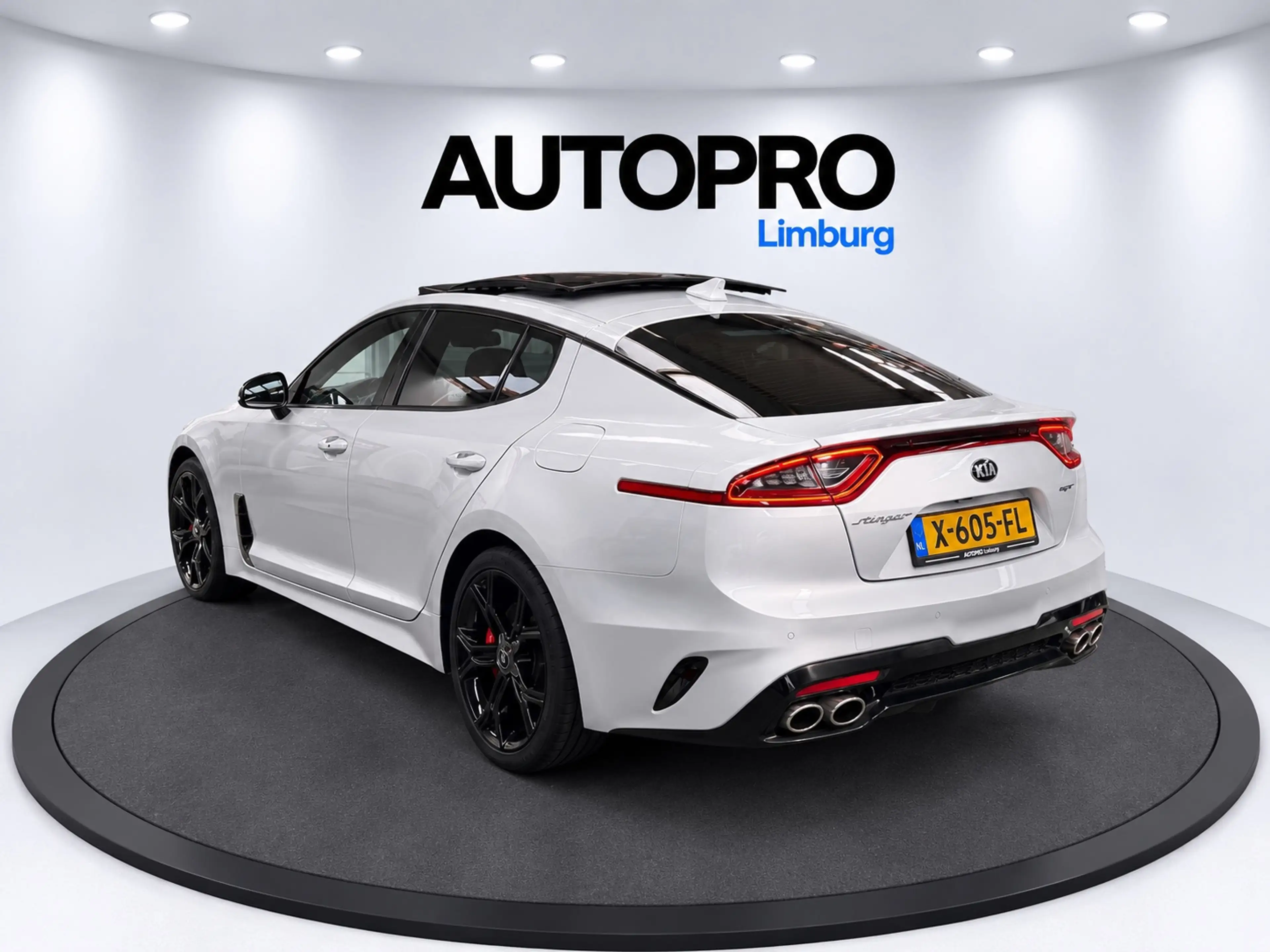 Kia Stinger 3.3 V6 T-GDI AWD GT | 370pk| Keyless| Pano — photo 2