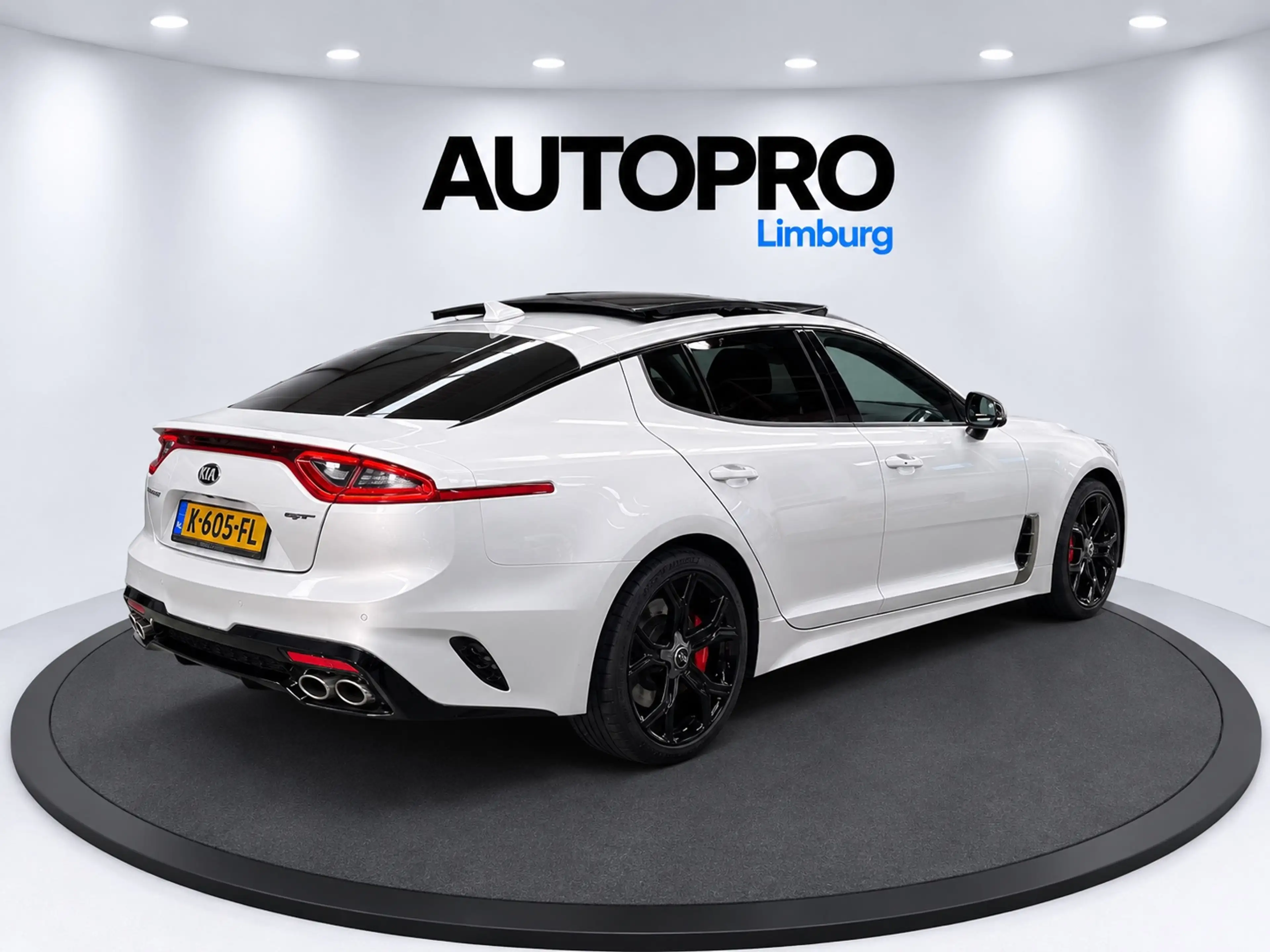 Kia Stinger 3.3 V6 T-GDI AWD GT | 370pk| Keyless| Pano — photo 7