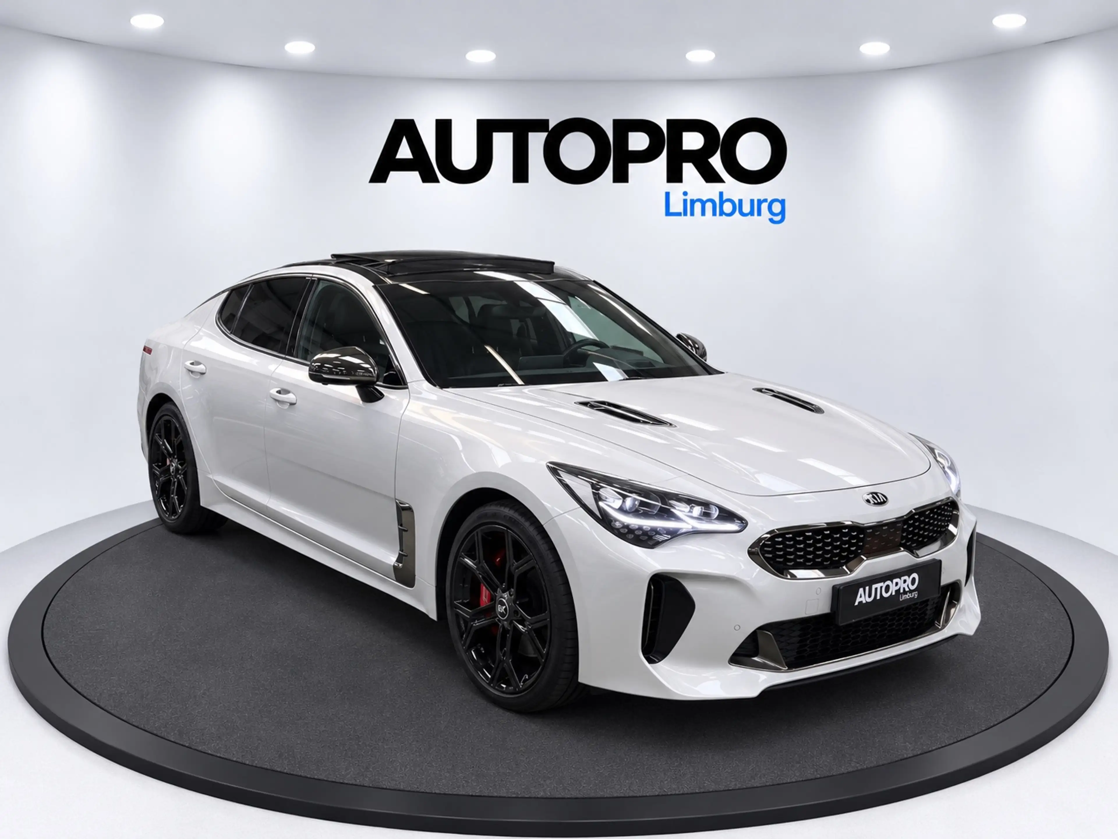Kia Stinger 3.3 V6 T-GDI AWD GT | 370pk| Keyless| Pano — photo 5