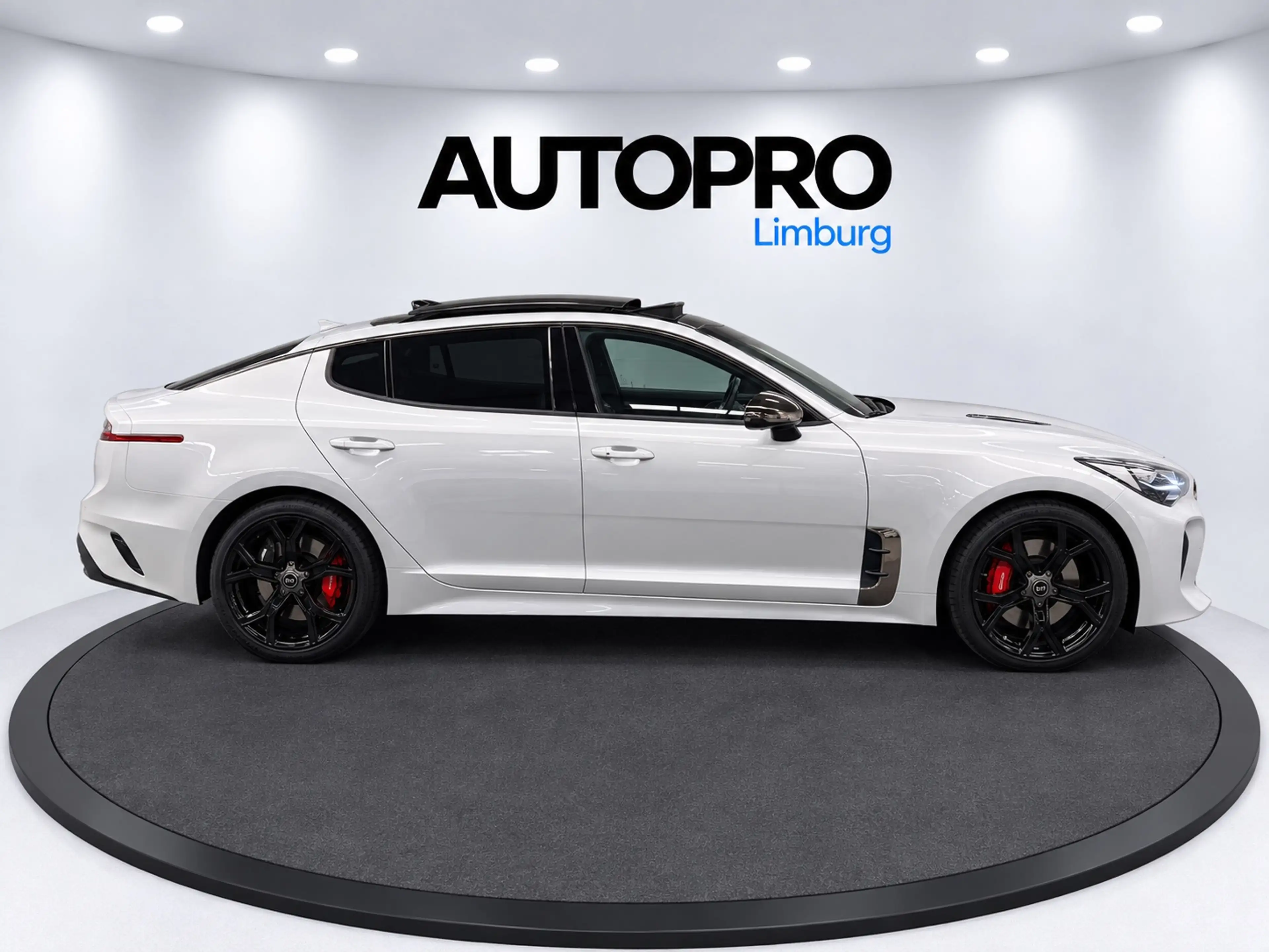 Kia Stinger 3.3 V6 T-GDI AWD GT | 370pk| Keyless| Pano — photo 6