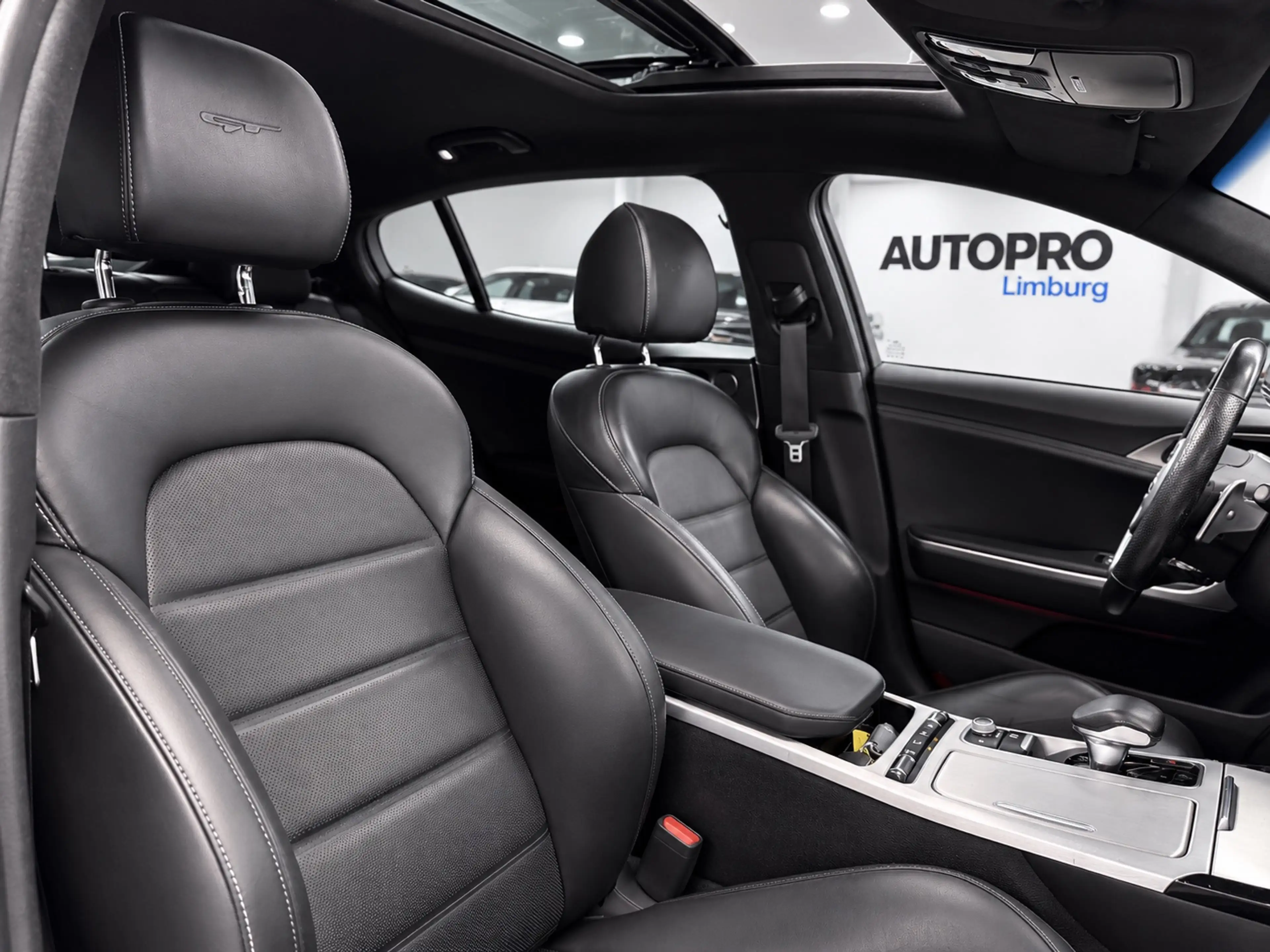 Kia Stinger 3.3 V6 T-GDI AWD GT | 370pk| Keyless| Pano — photo 13