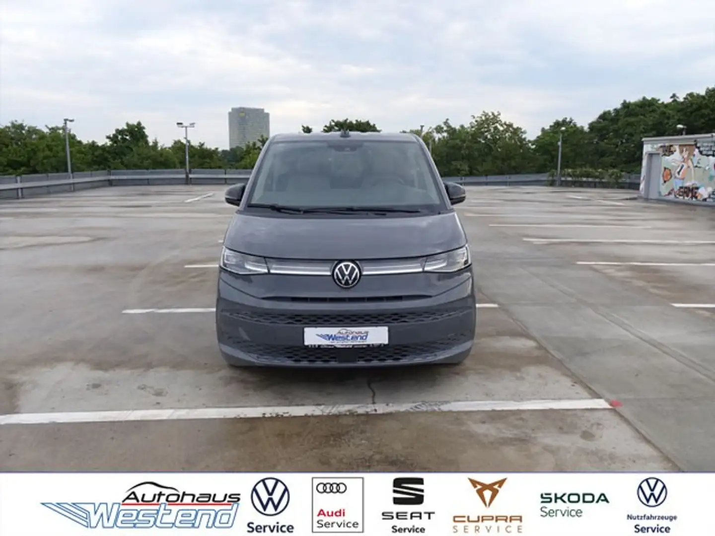Volkswagen T7 Multivan Life 2.0l TDI 110kW DSG LÜ Navi LED SH AHK Klima Grau - 1