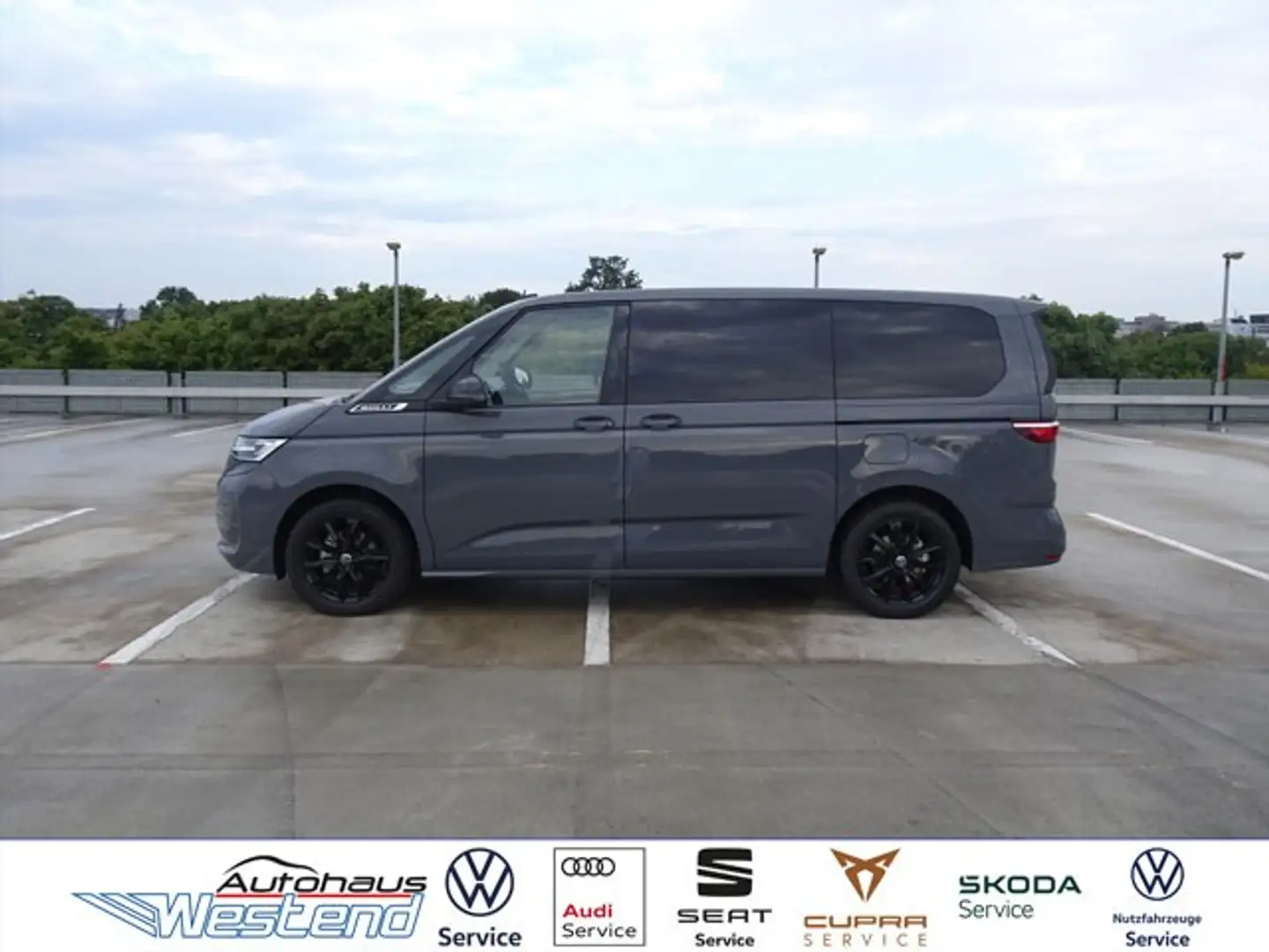 Volkswagen T7 Multivan Life 2.0l TDI 110kW DSG LÜ Navi LED SH AHK Klima Grau - 2