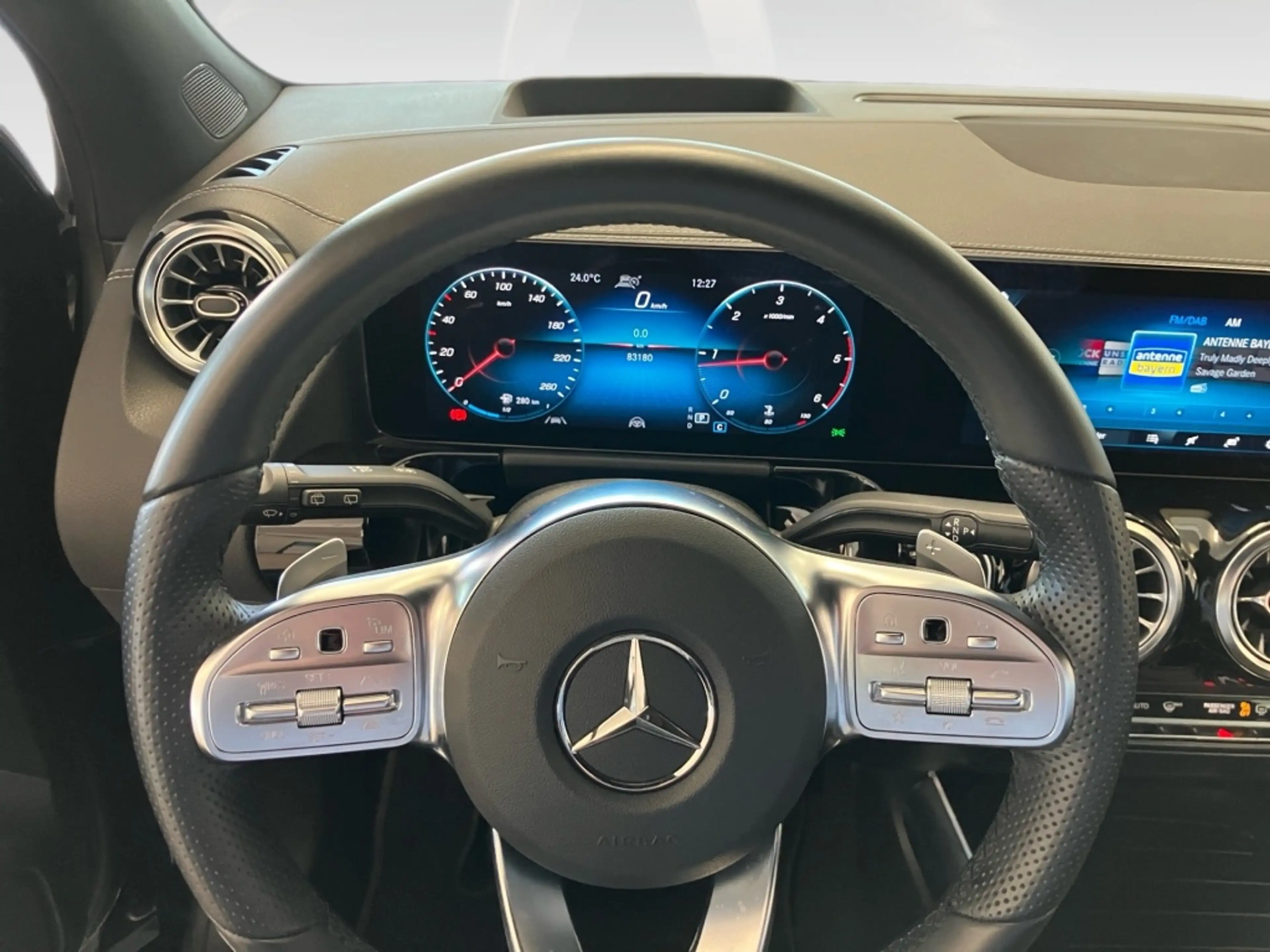 Mercedes-Benz GLA 220 d 4M AMG-Line+AHK+DISTRON+HUP+KEYLESS-GO — photo 12