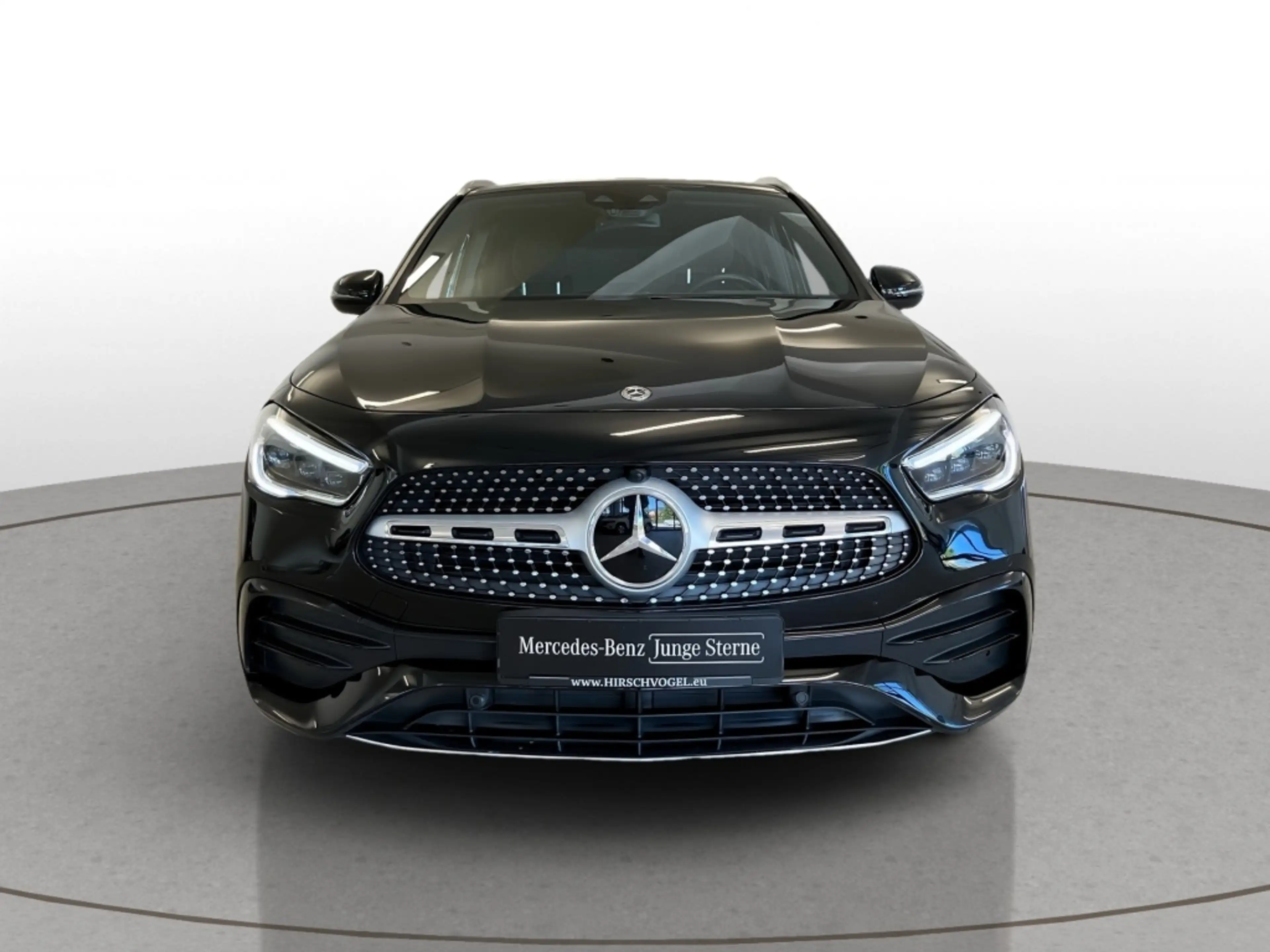 Mercedes-Benz GLA 220 d 4M AMG-Line+AHK+DISTRON+HUP+KEYLESS-GO — photo 3