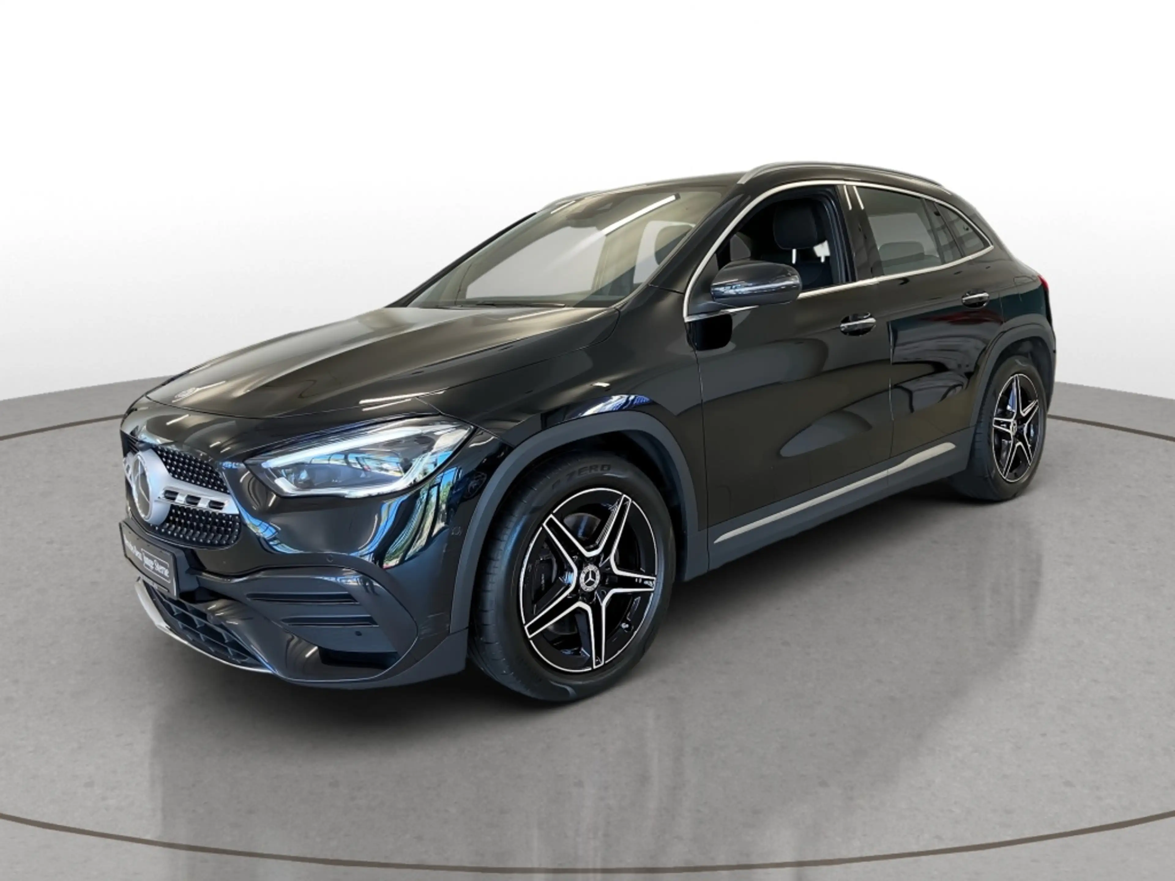 Mercedes-Benz GLA 220 d 4M AMG-Line+AHK+DISTRON+HUP+KEYLESS-GO — photo 2