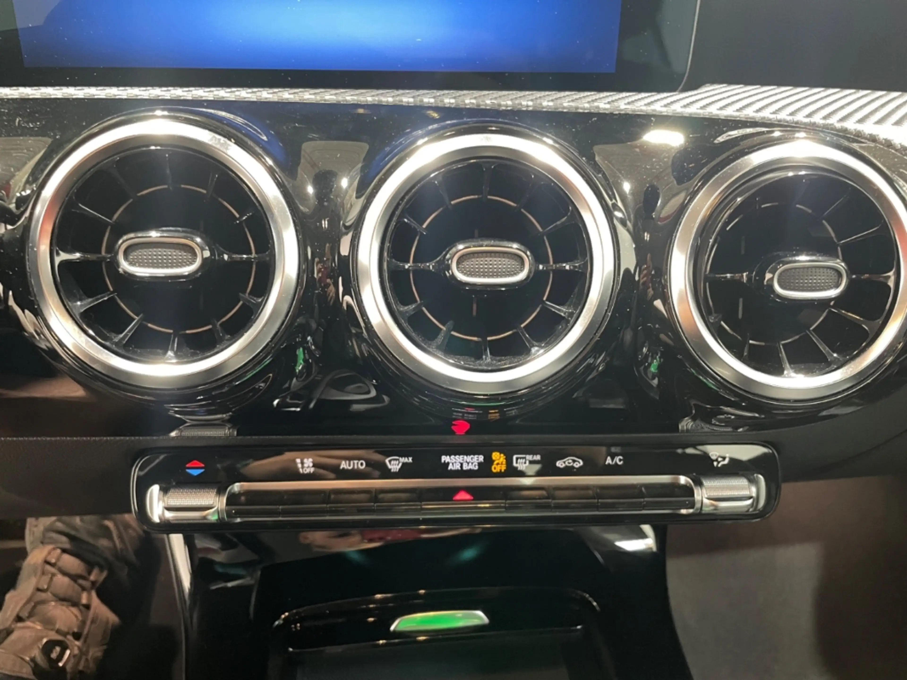 Mercedes-Benz CLA 180 EU6d Navi LED Rückfahrkamera — photo 9
