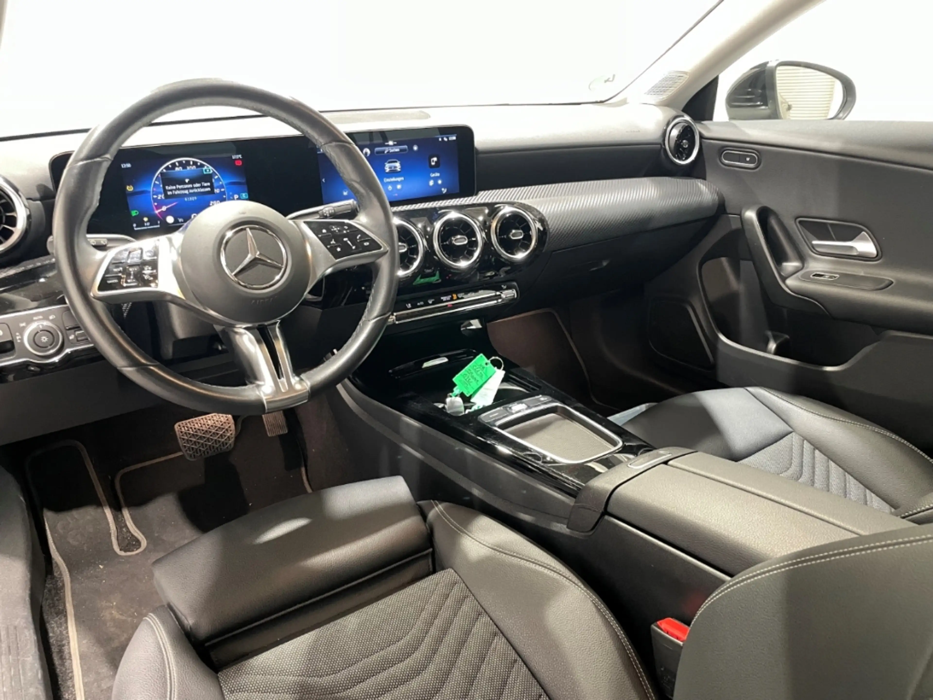 Mercedes-Benz CLA 180 EU6d Navi LED Rückfahrkamera — photo 5