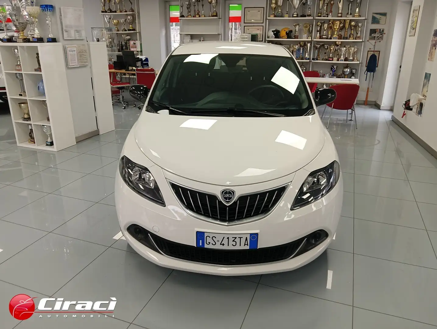 Lancia Ypsilon 1.0 FireFly 5 porte S&S Hybrid Platino Bianco - 2