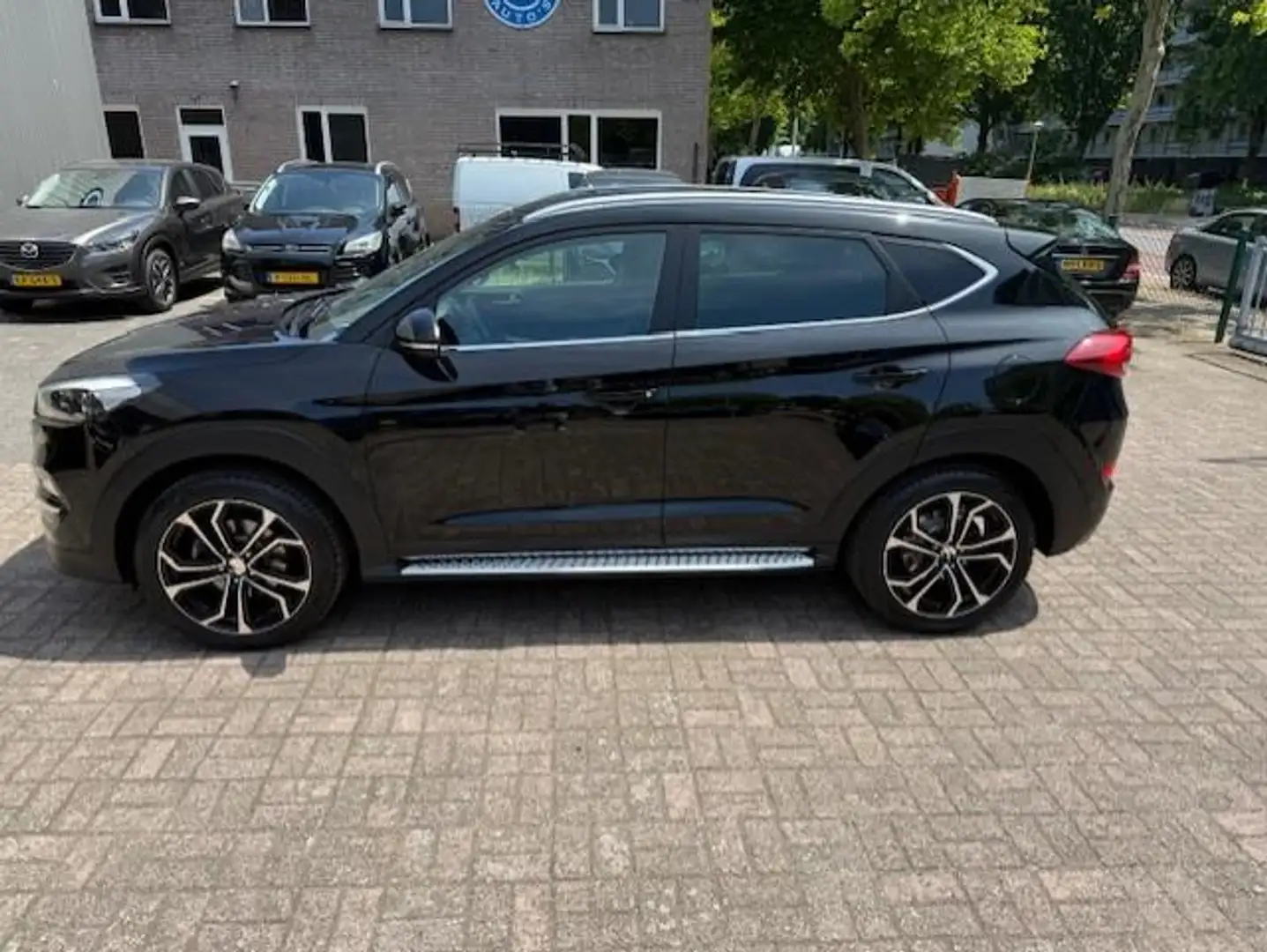 Hyundai TUCSON 1.6 GDi Go! Navi/Camera/Trekh Zwart - 2