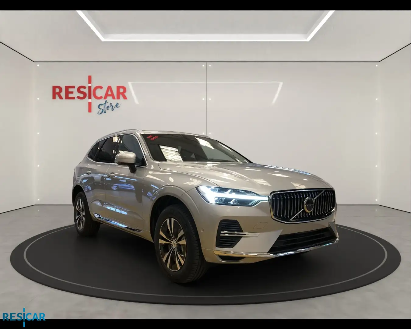 Volvo XC60 2.0 T6 Plug-in Hybrid Core Argento - 1