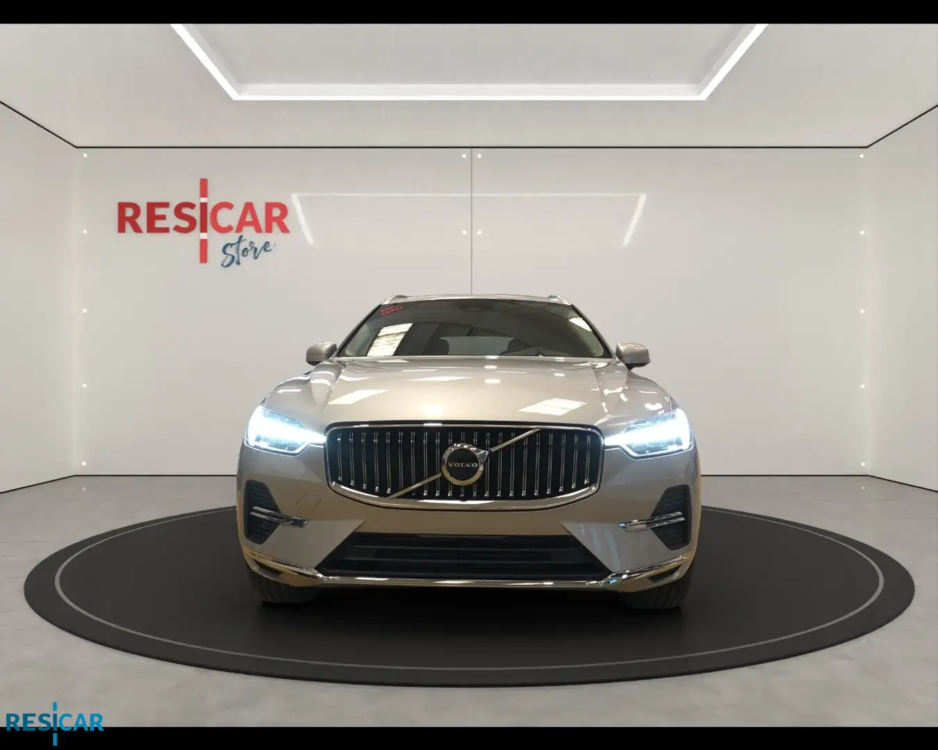 Volvo XC60 2.0 T6 Plug-in Hybrid Core Argento - 2