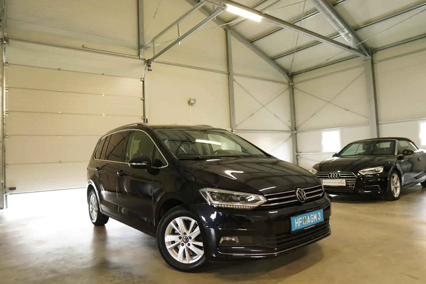 Volkswagen Touran Highline 2,0 TDI DSG 7 Sitze PANO MATRIX LED AHK Schwarz - 2