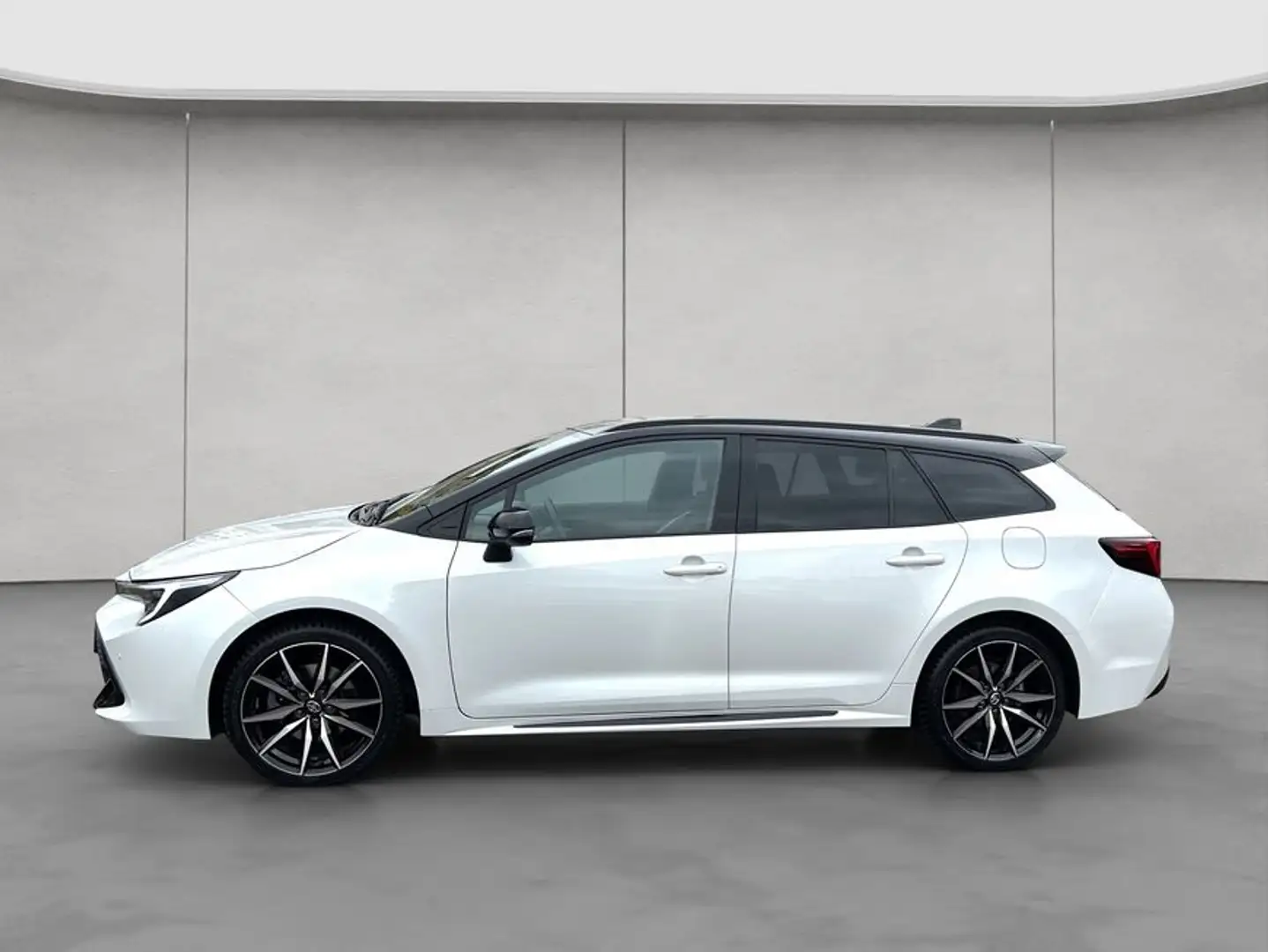 Toyota Corolla 2.0 Hybrid GR Sport Touring Sports Wit - 2