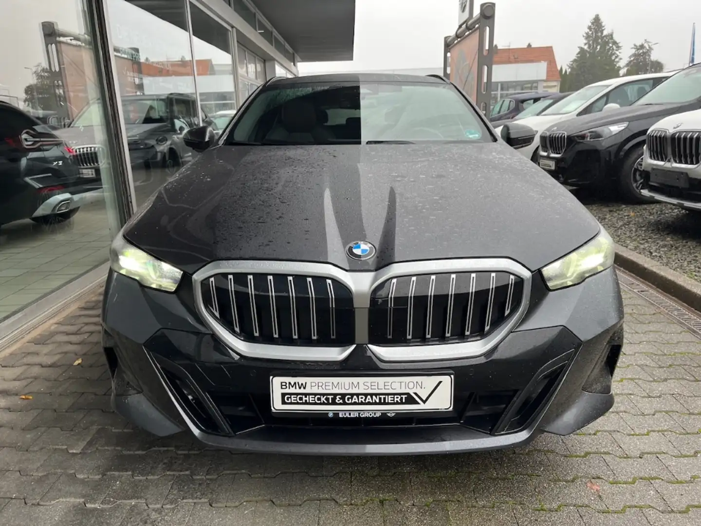 BMW 540 d xDr. Tour. M Sport AHK Pano B&W StandHz Travel+C Grau - 2