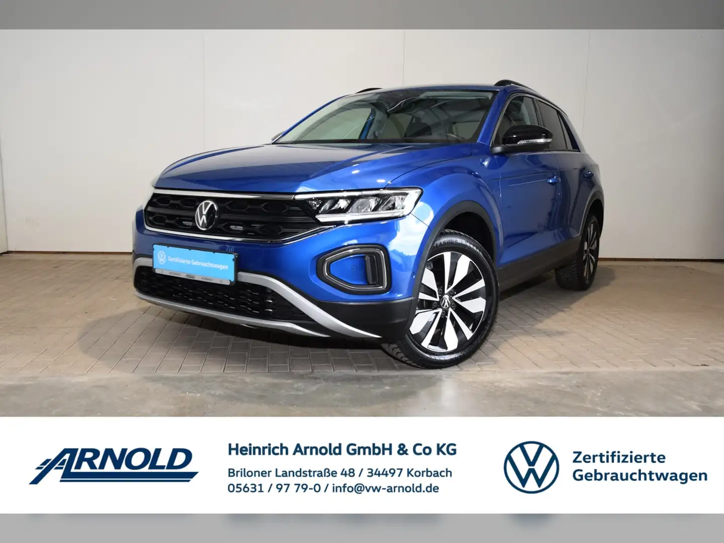 Volkswagen T-Roc TSI Goal AHK - LED - Navi - RearView Blauw - 1