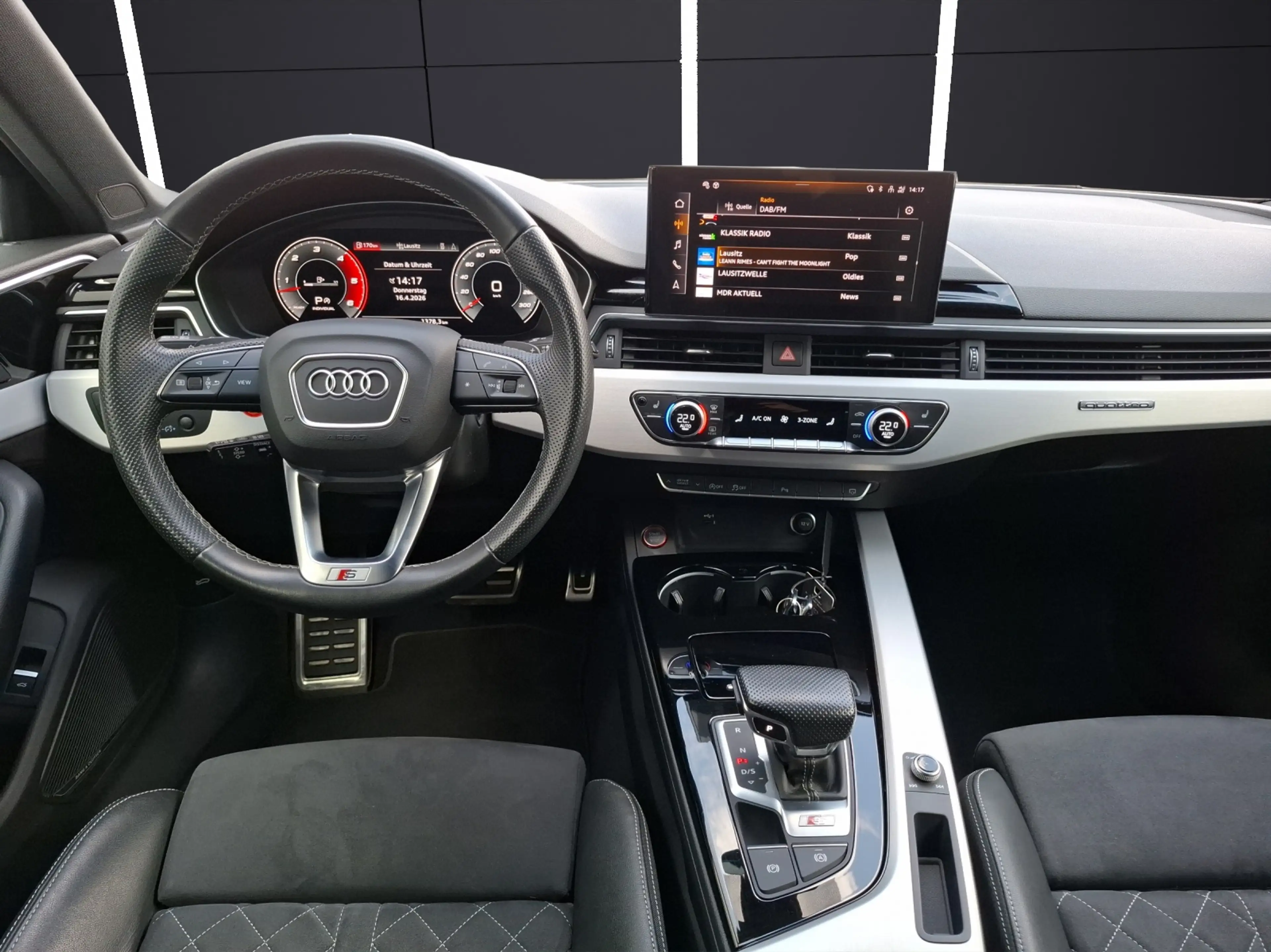 Audi S4 Avant TDI quattro Matrix AHK Navi AVC Pano B&O ... — photo 14