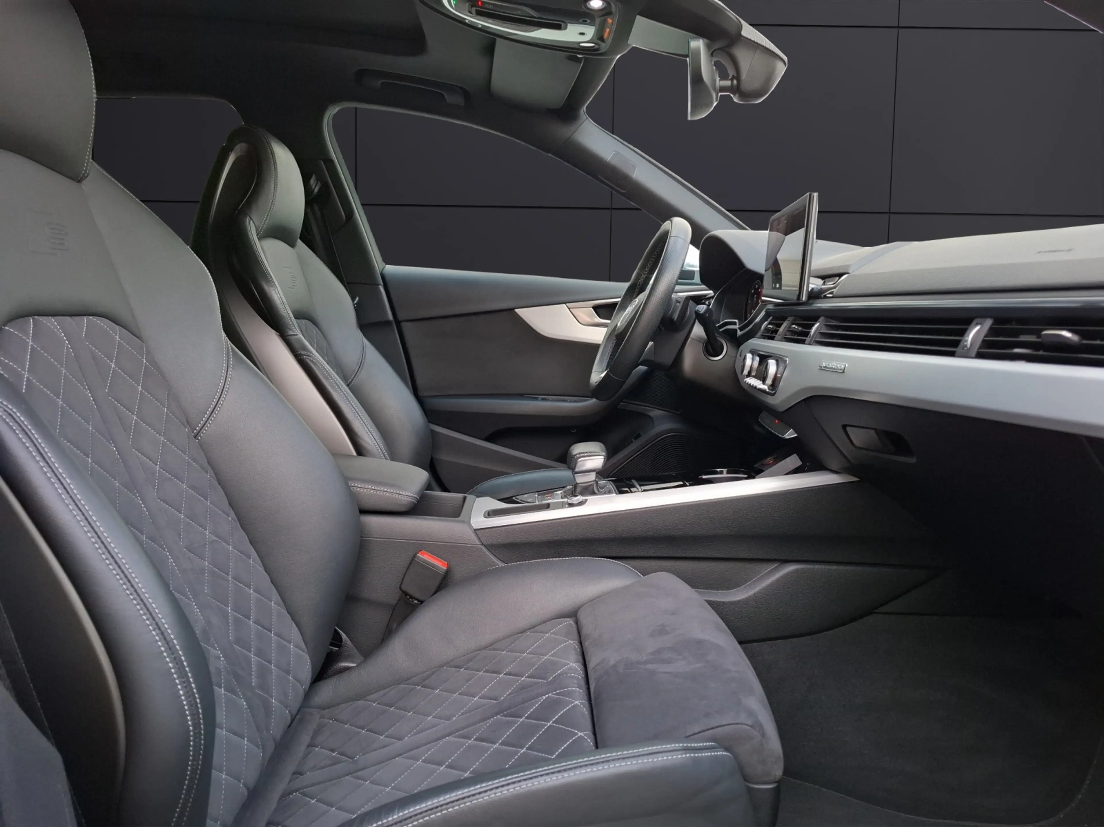Audi S4 Avant TDI quattro Matrix AHK Navi AVC Pano B&O ... — photo 12