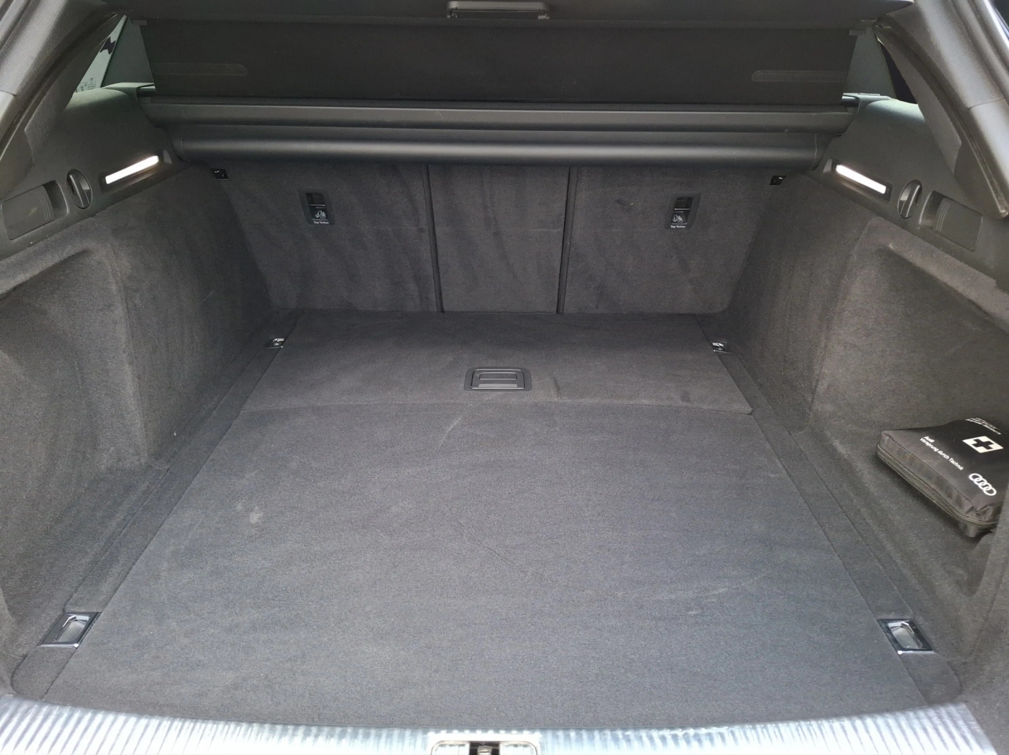 Audi S4 Avant TDI quattro Matrix AHK Navi AVC Pano B&O ... — photo 13