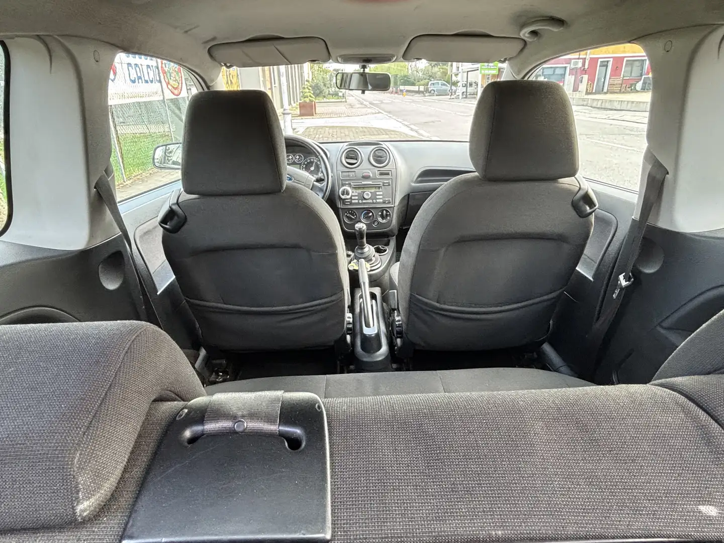 Ford Fiesta 3p 1.4 tdci Ghia - 2